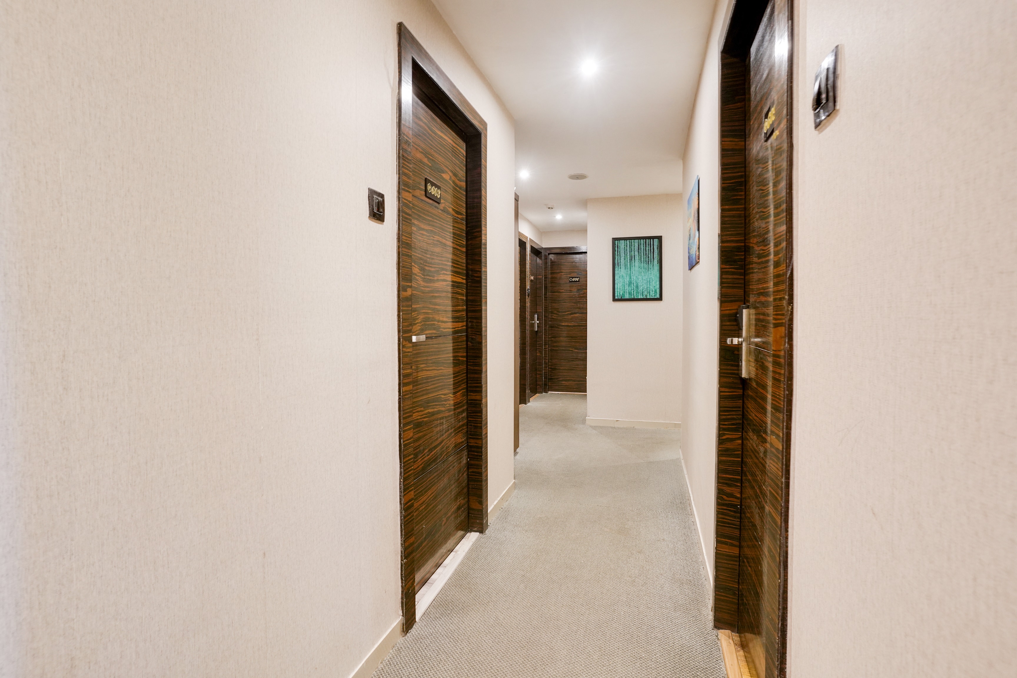 Super Collection O Andheri Near Western Express Highway in Mumbai