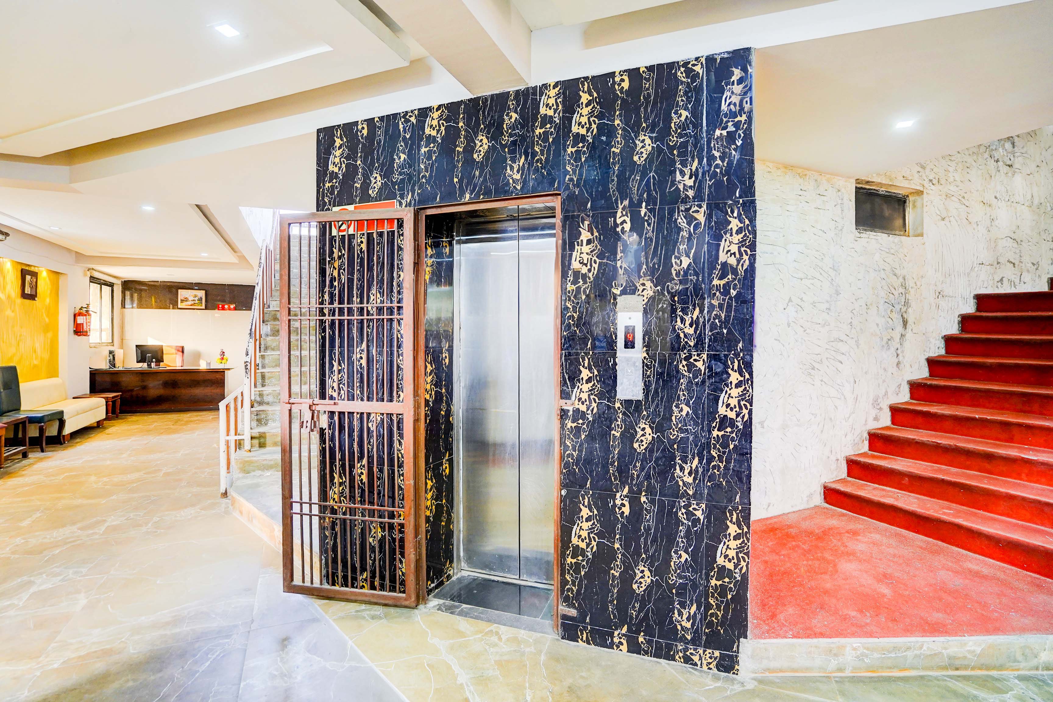 Collection O Infocity Metro Station Gandhinagar Formerly Hotel LLP in Gandhinagar