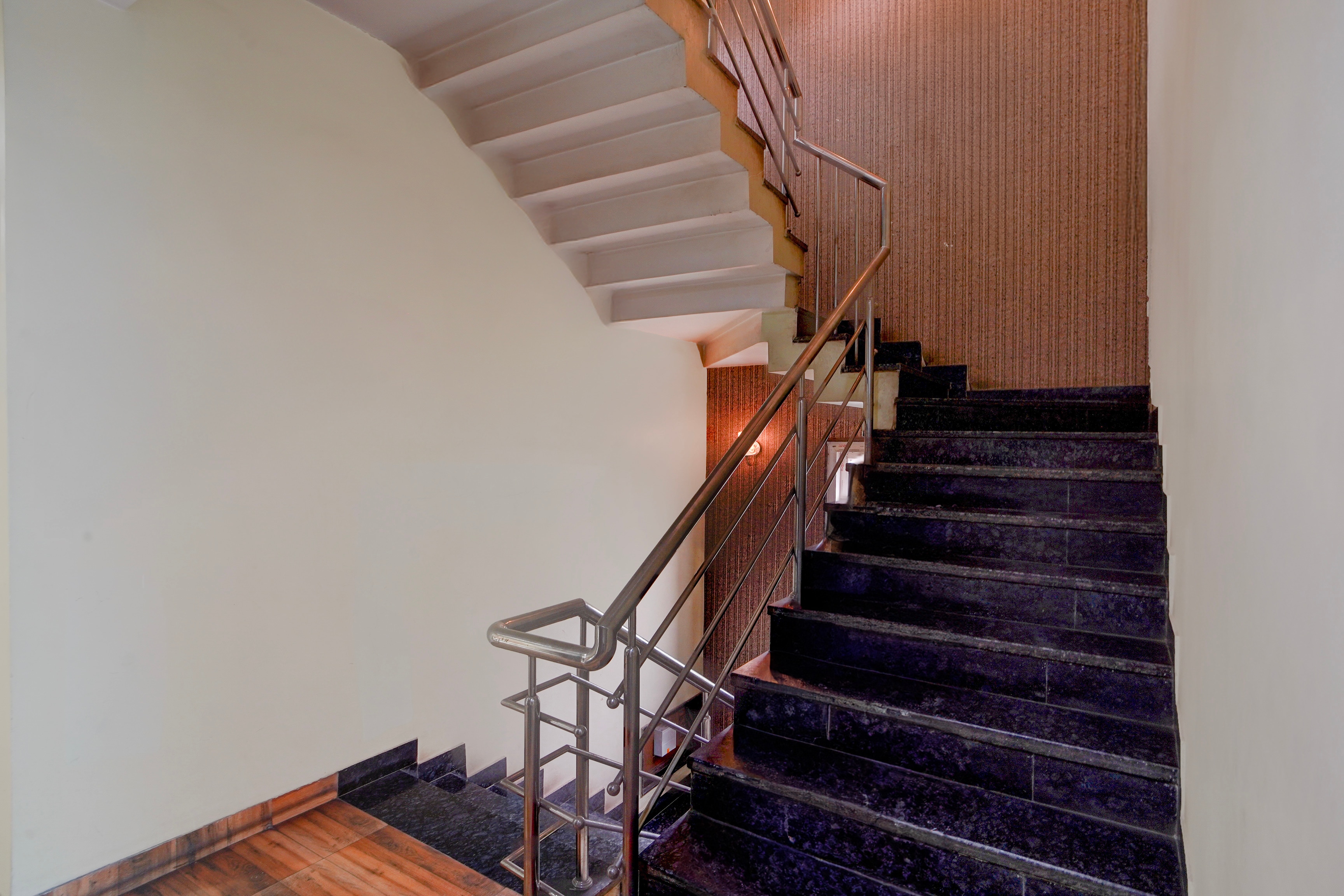 Super Collection O ISBT Jabalpur Formerly Hotel Koshalya Mohan in Bhopal