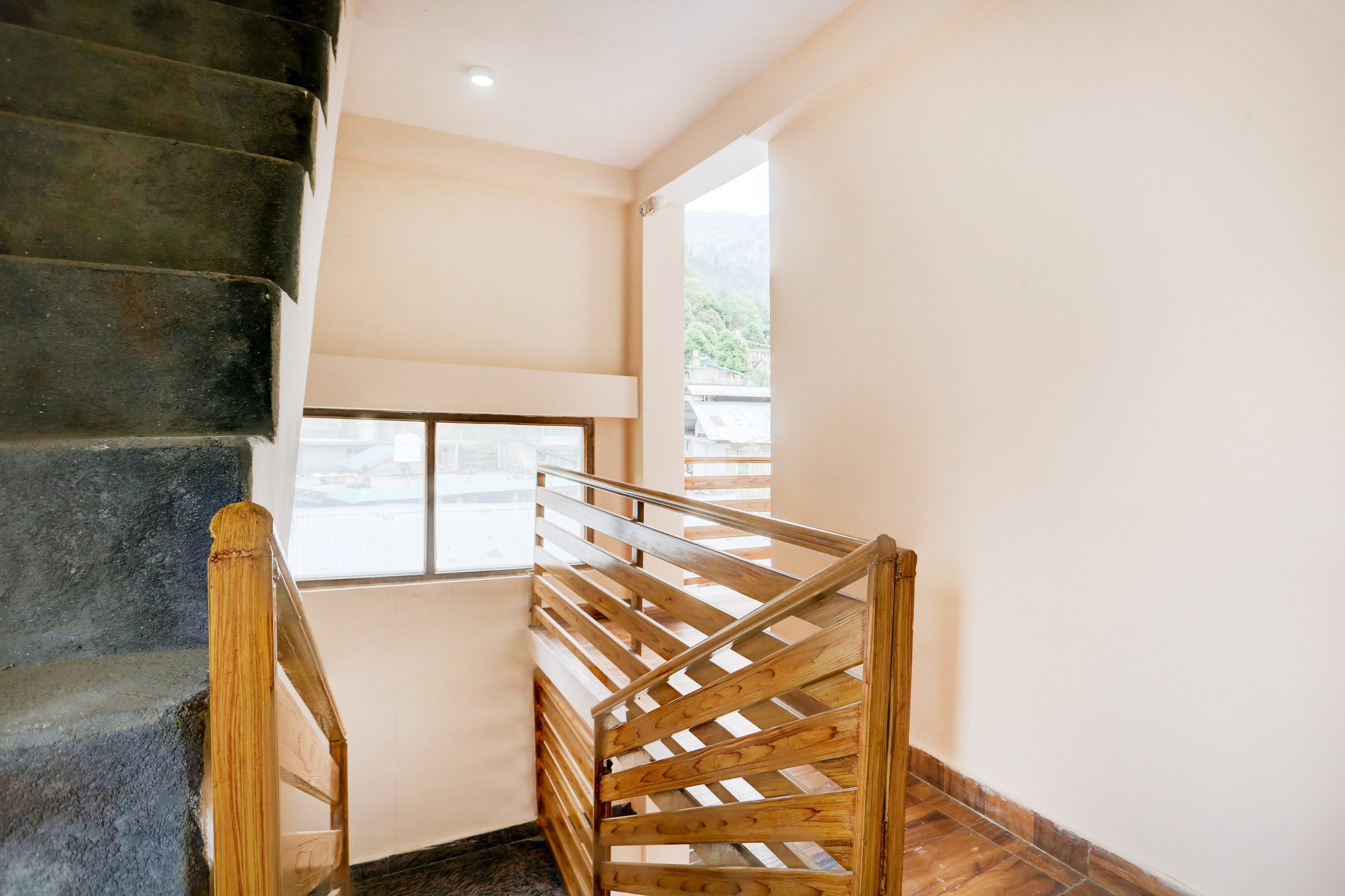 Hotel O Aleo Near Mall Road Formerly Aman Cottage in Manali