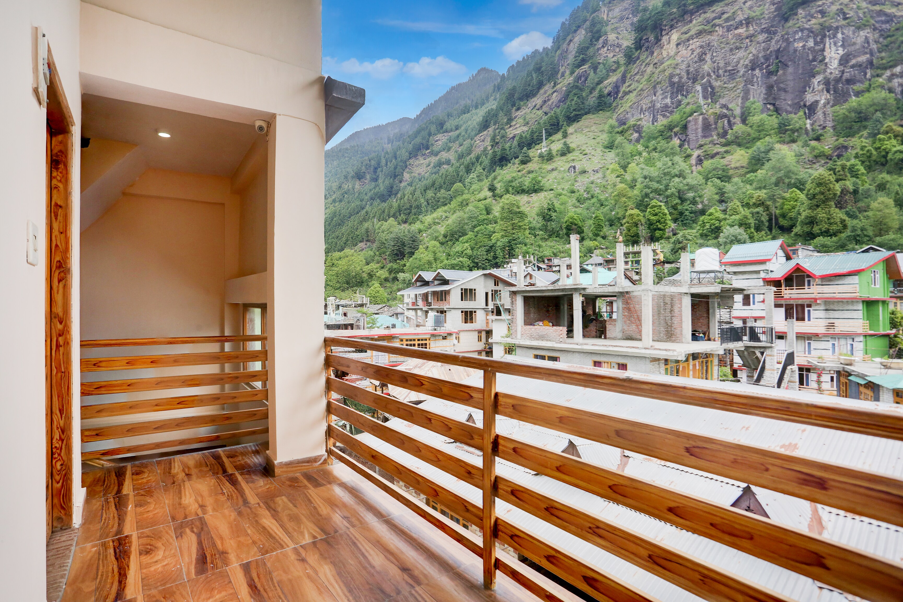 Hotel O Aleo Near Mall Road Formerly Aman Cottage in Manali