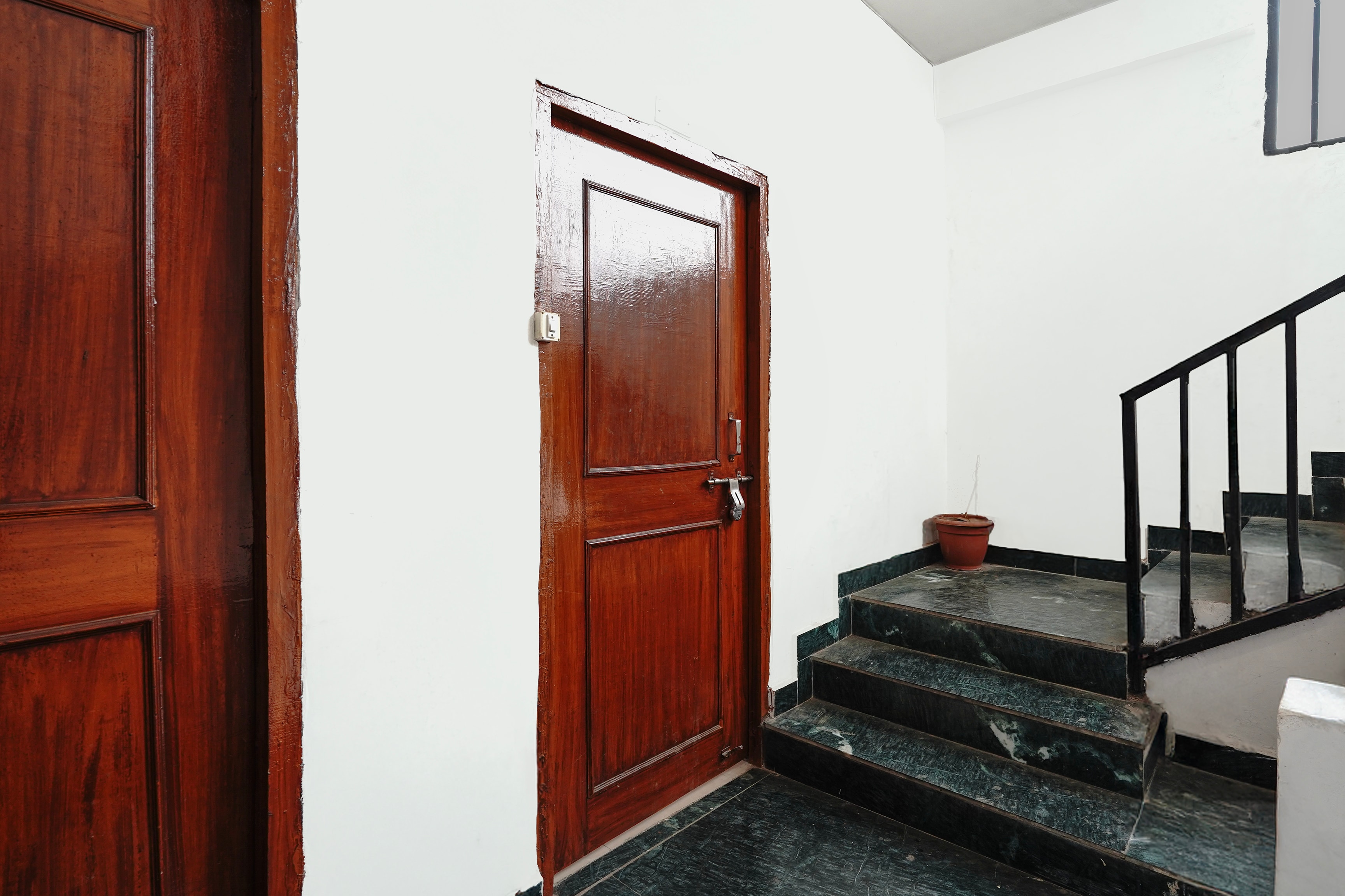 Hotel O Aura Mall Bhopal Formerly Golden Star in Bhopal