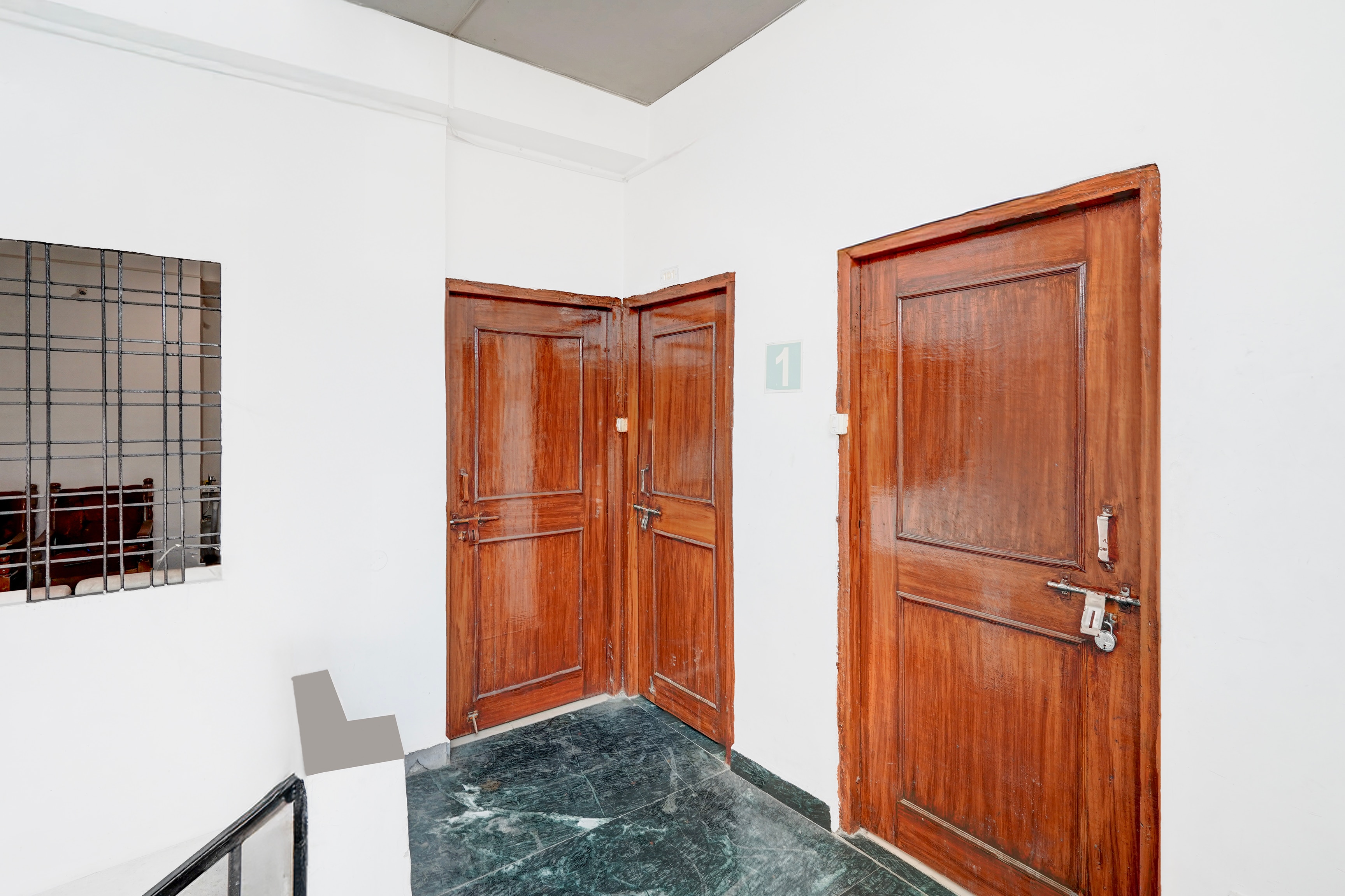 Hotel O Aura Mall Bhopal Formerly Golden Star in Bhopal