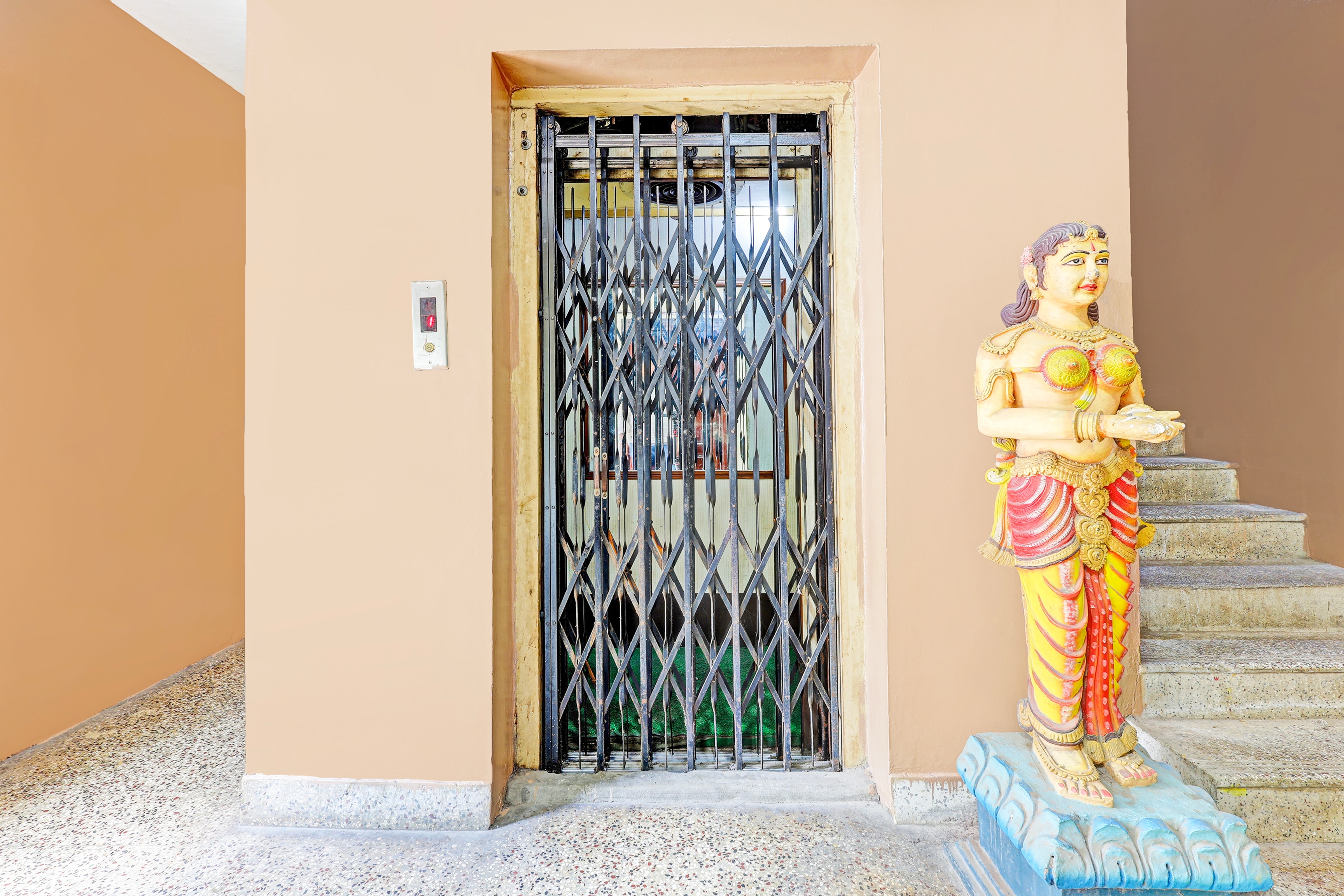 Super Hotel O Besant Road in Vijayawada