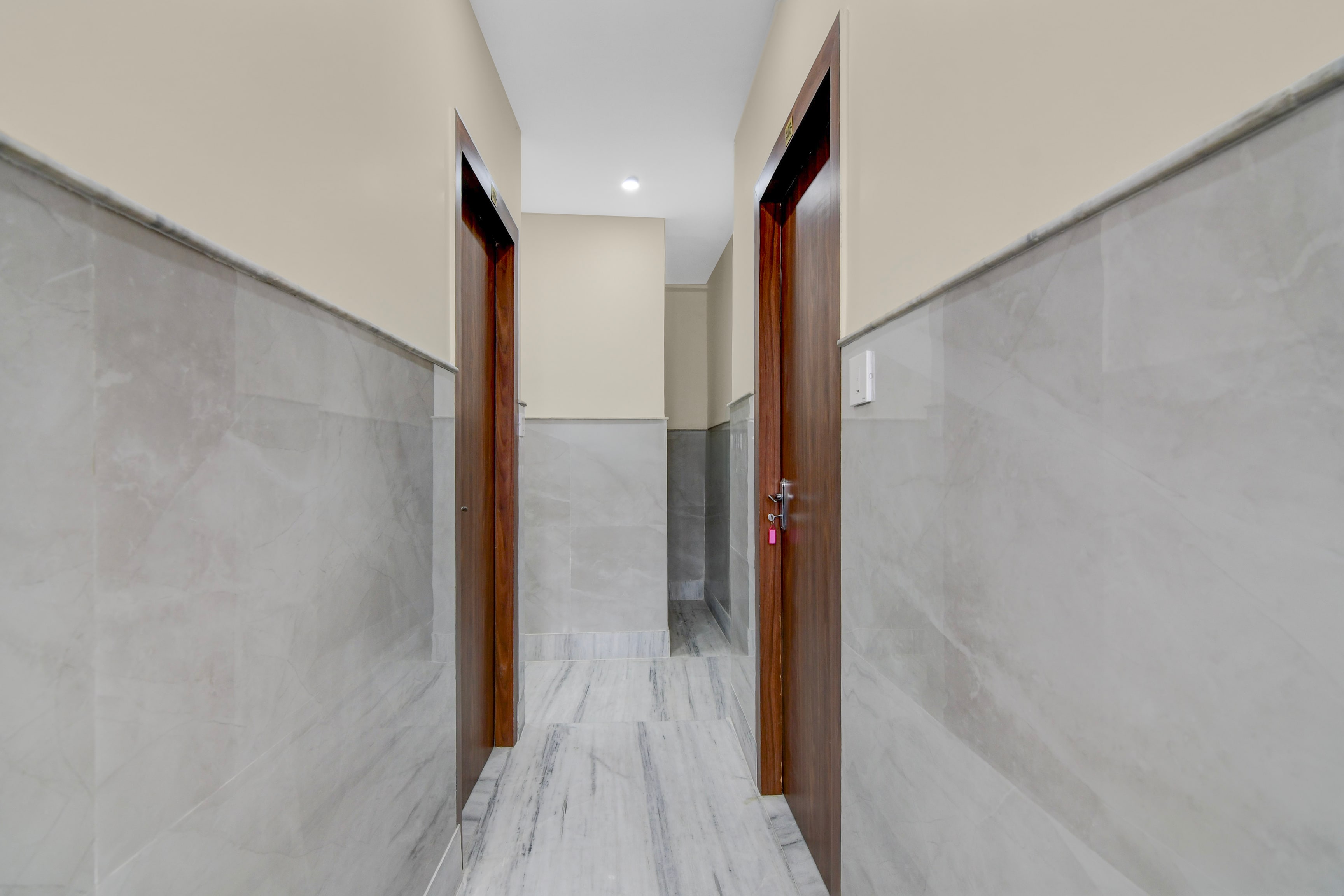 Super Collection O Netaji Metro Station Kolkata Formerly Mahamaya Step Inn in Kolkata