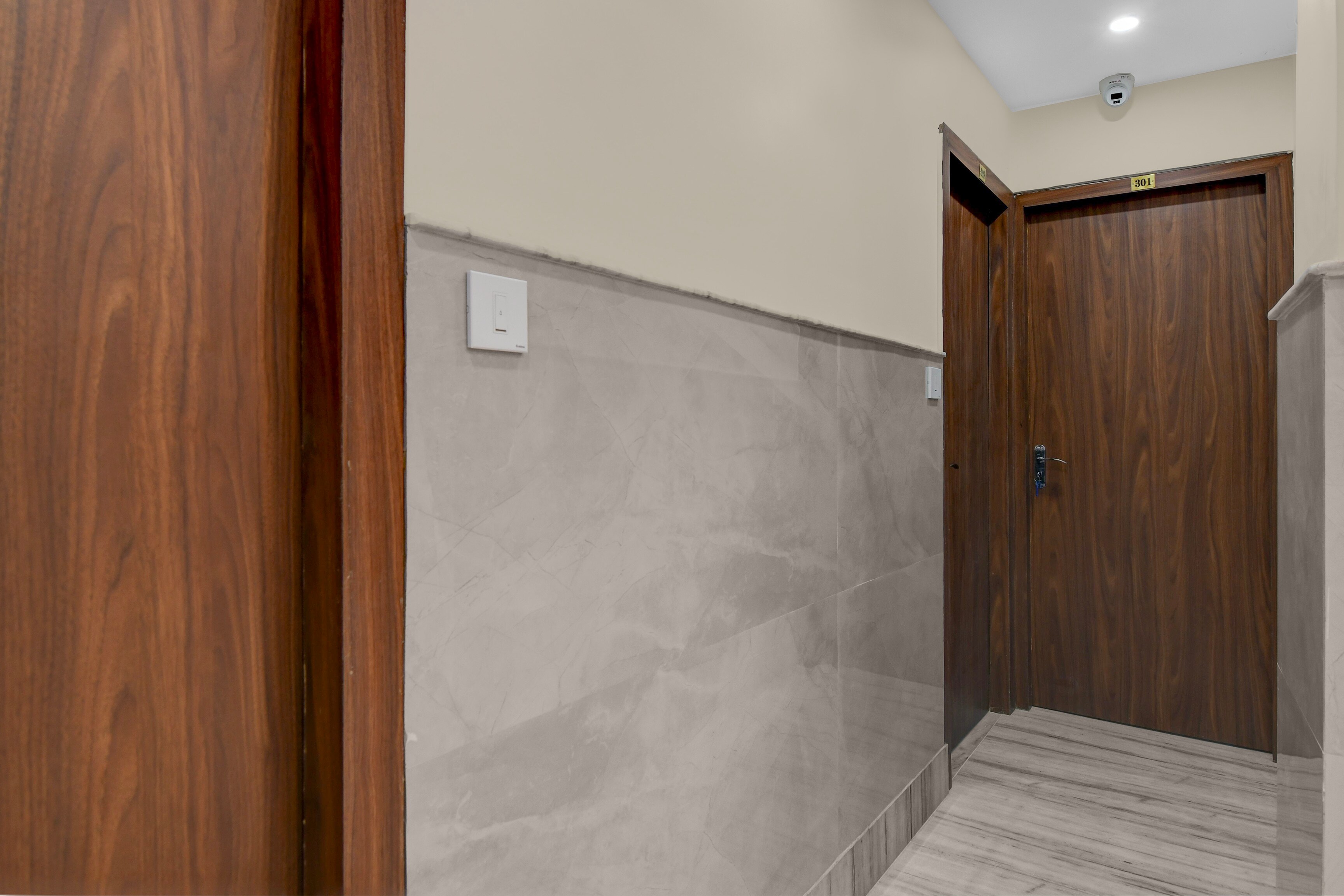 Super Collection O Netaji Metro Station Kolkata Formerly Mahamaya Step Inn in Kolkata