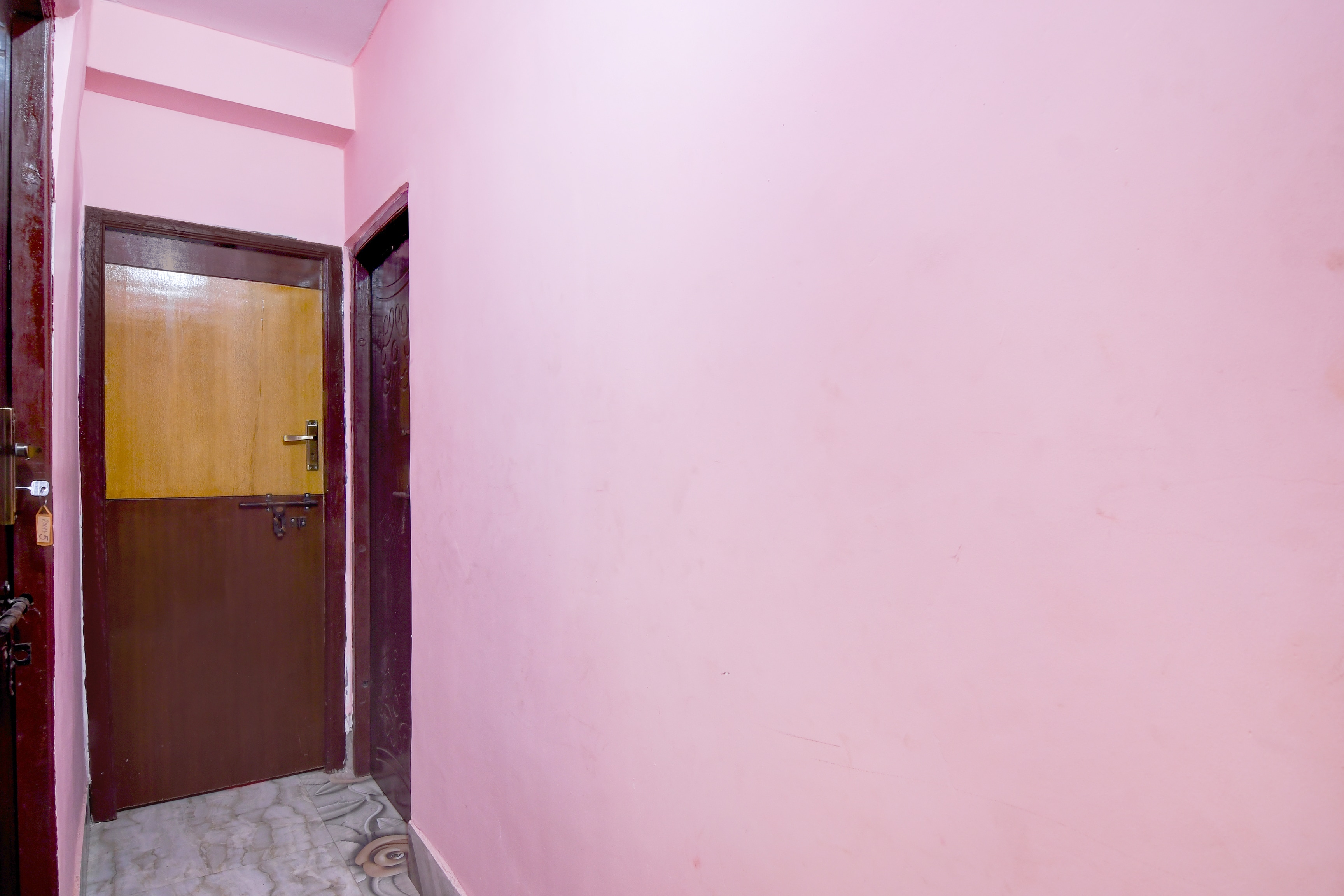 Hotel O Shakuntala Park Bus Terminus Behala in Kolkata