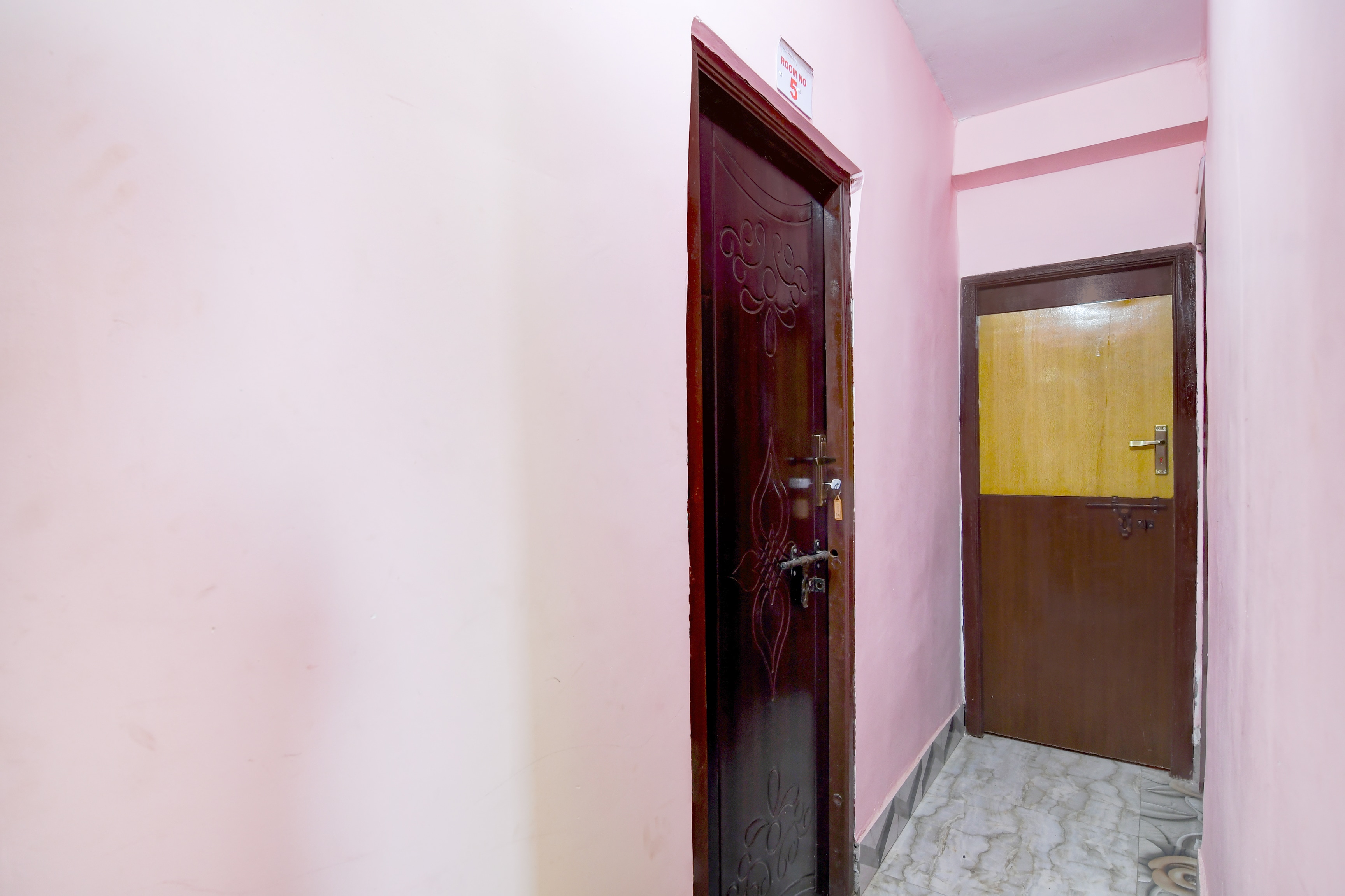 Hotel O Shakuntala Park Bus Terminus Behala in Kolkata