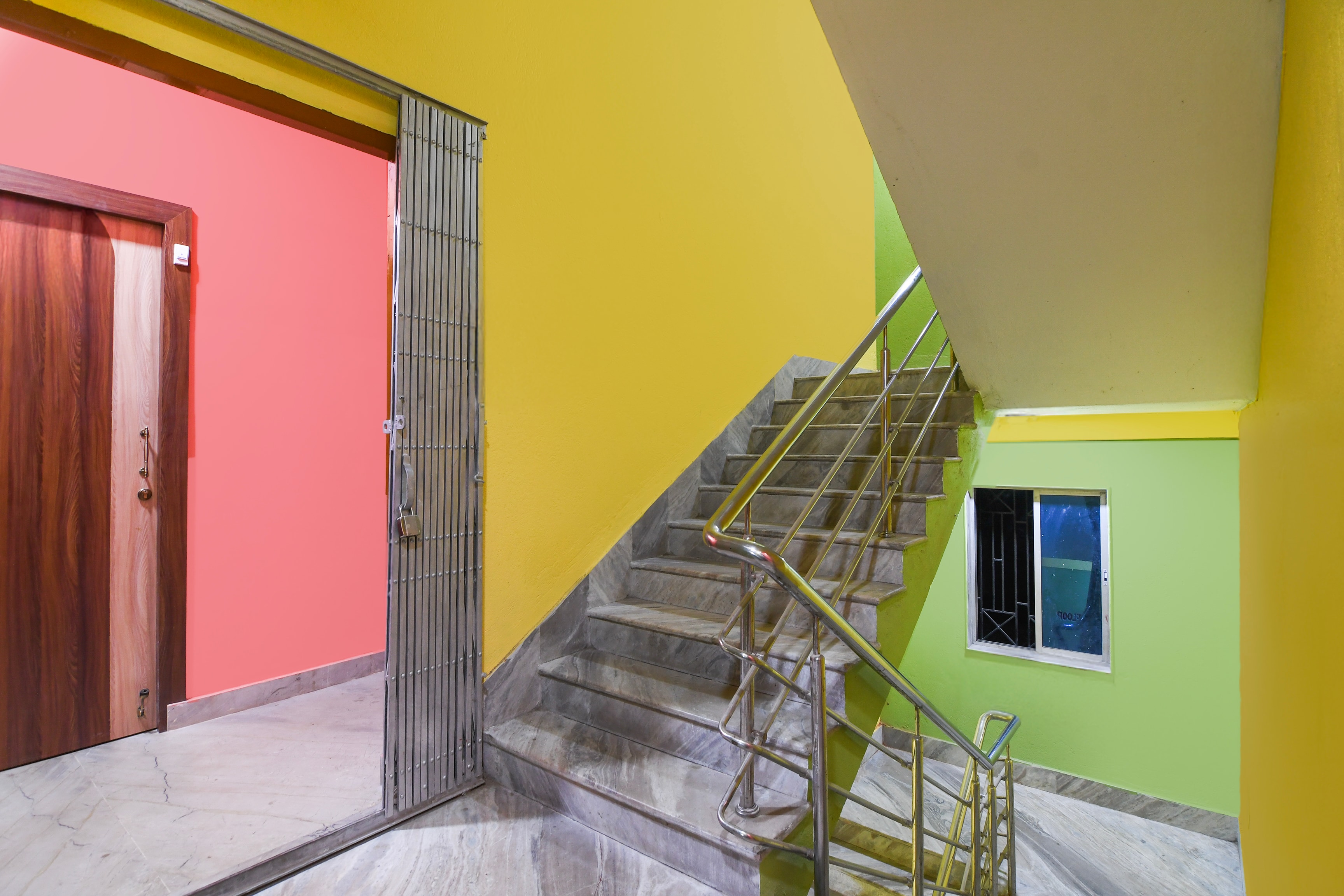 Hotel O Shalimar Railway Junction Howrah in Howrah