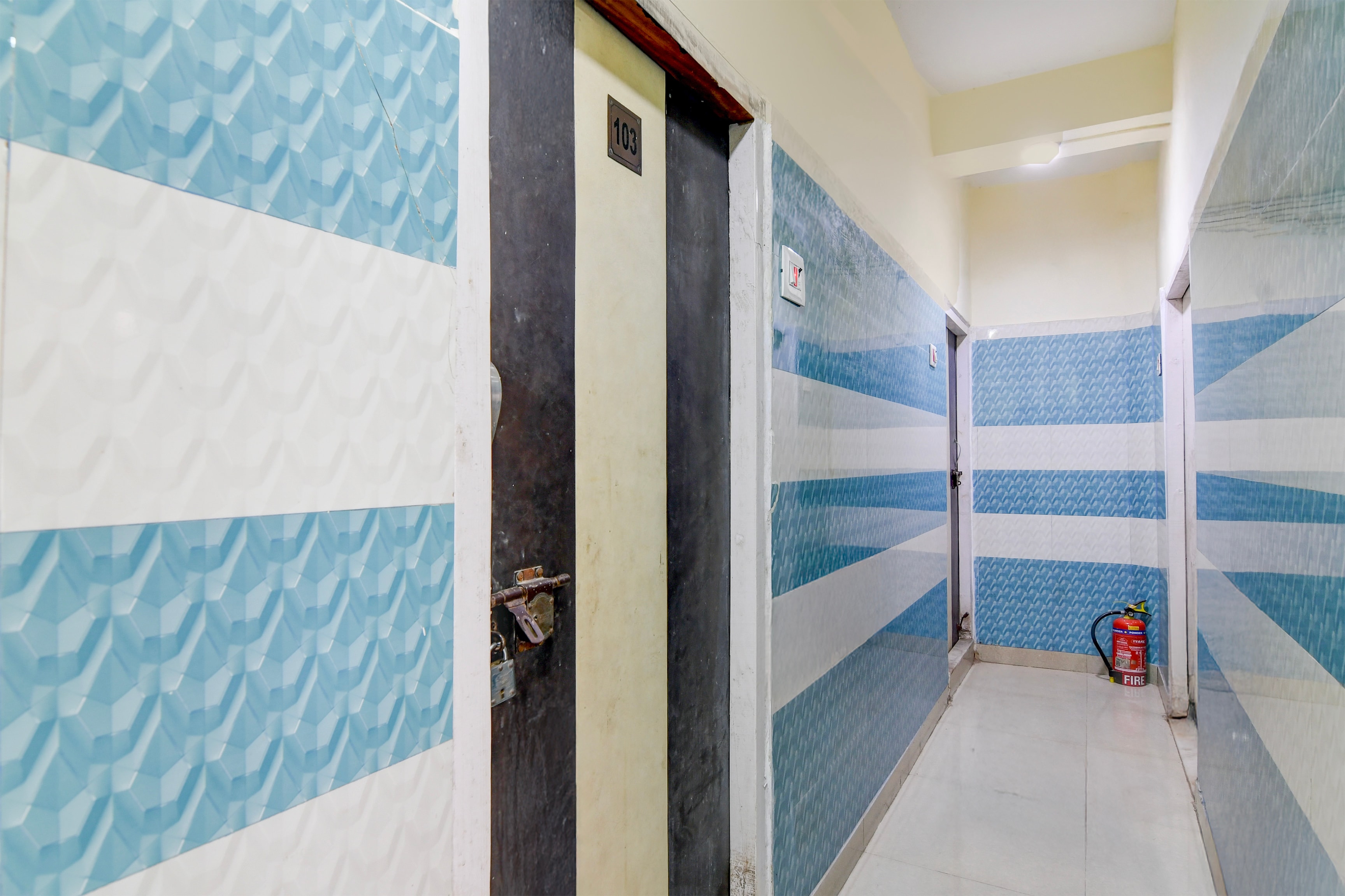 Hotel O Shalimar Railway Station Formerly Samrat Palace in Howrah