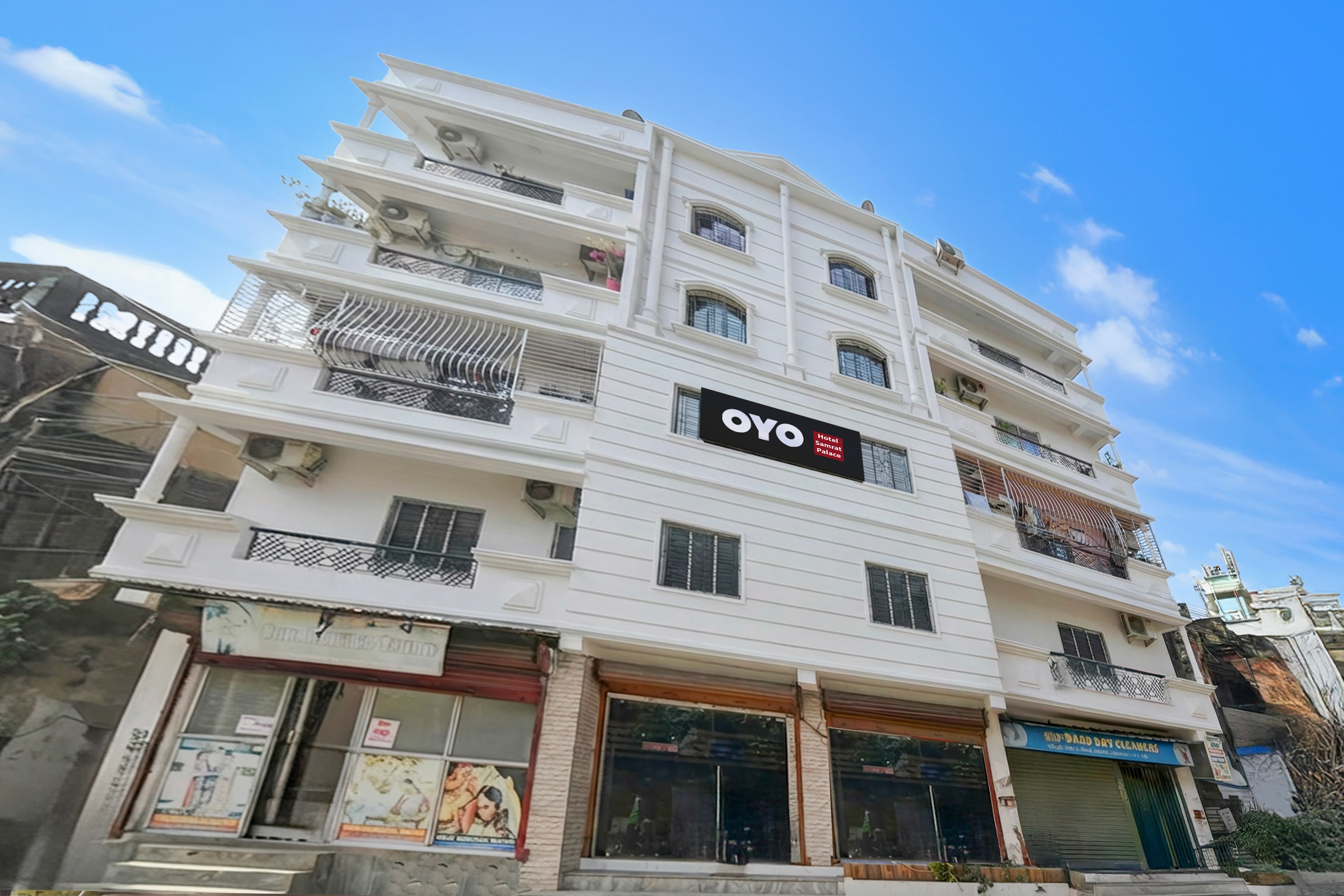 Hotel O Shalimar Railway Station Formerly Samrat Palace in Howrah