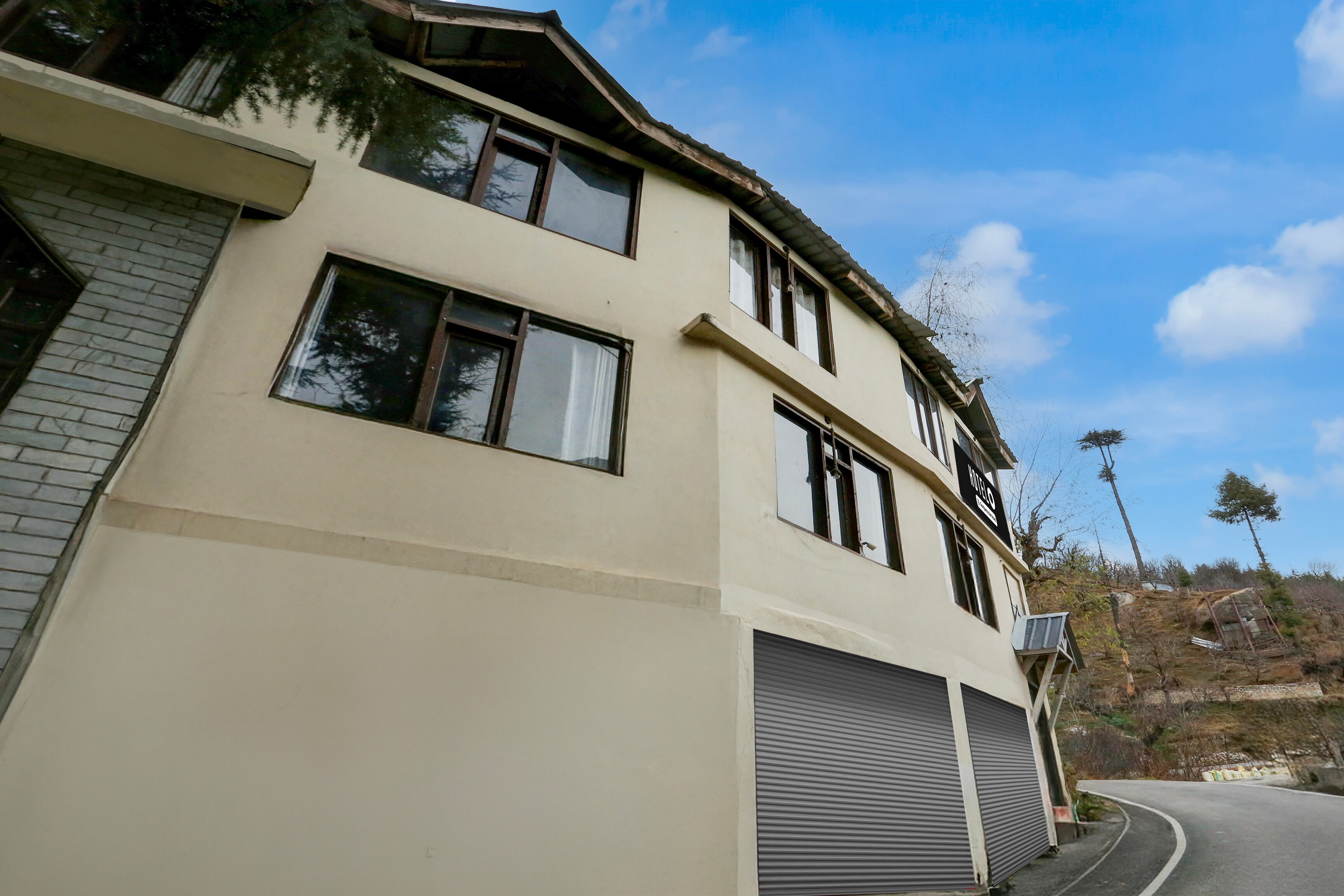 Super Hotel O Simsa Near Kanyal Road in Manali