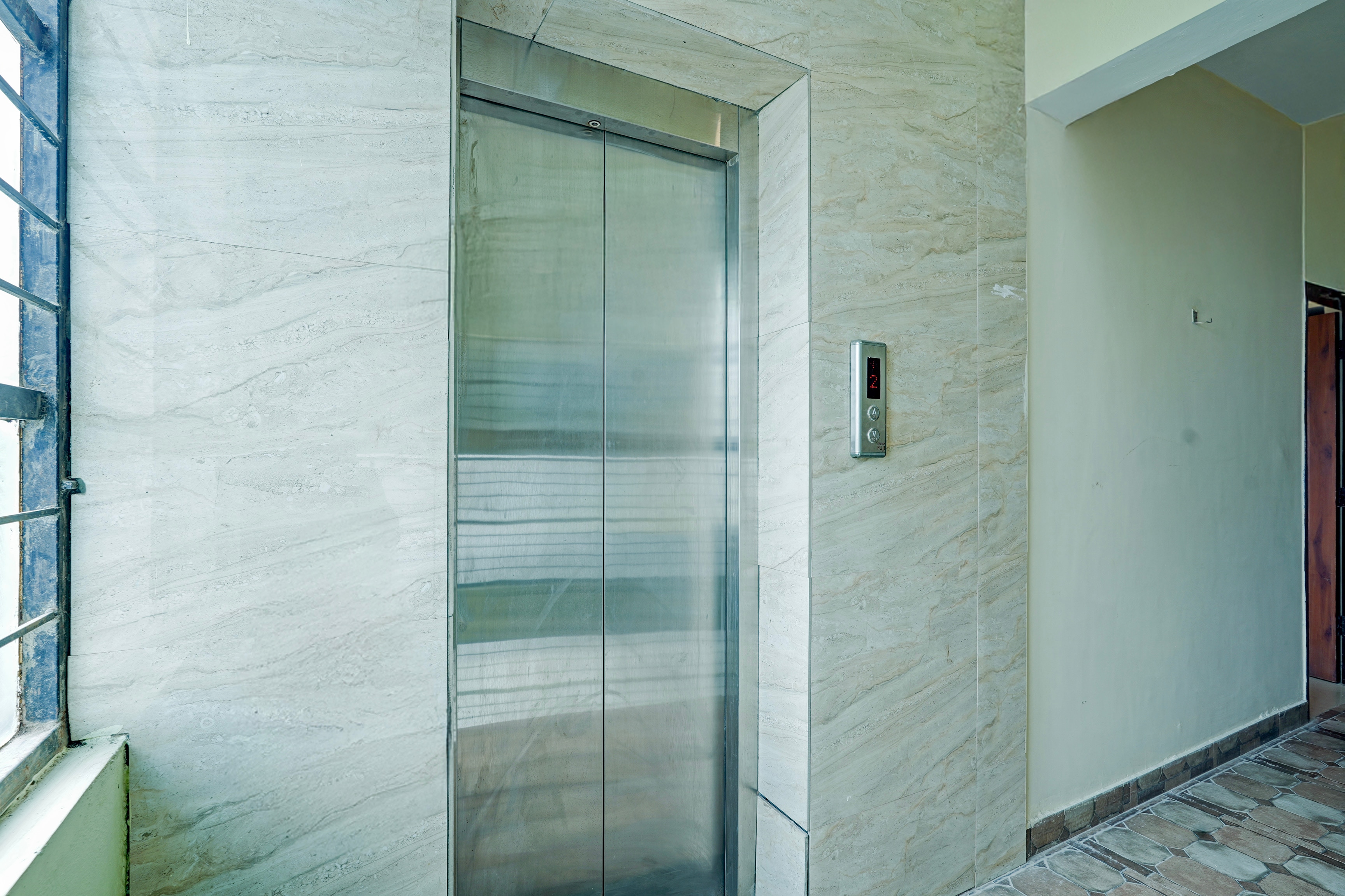 Hotel O Thanisandra Railway Station Formerly Urban Drift in Bangalore