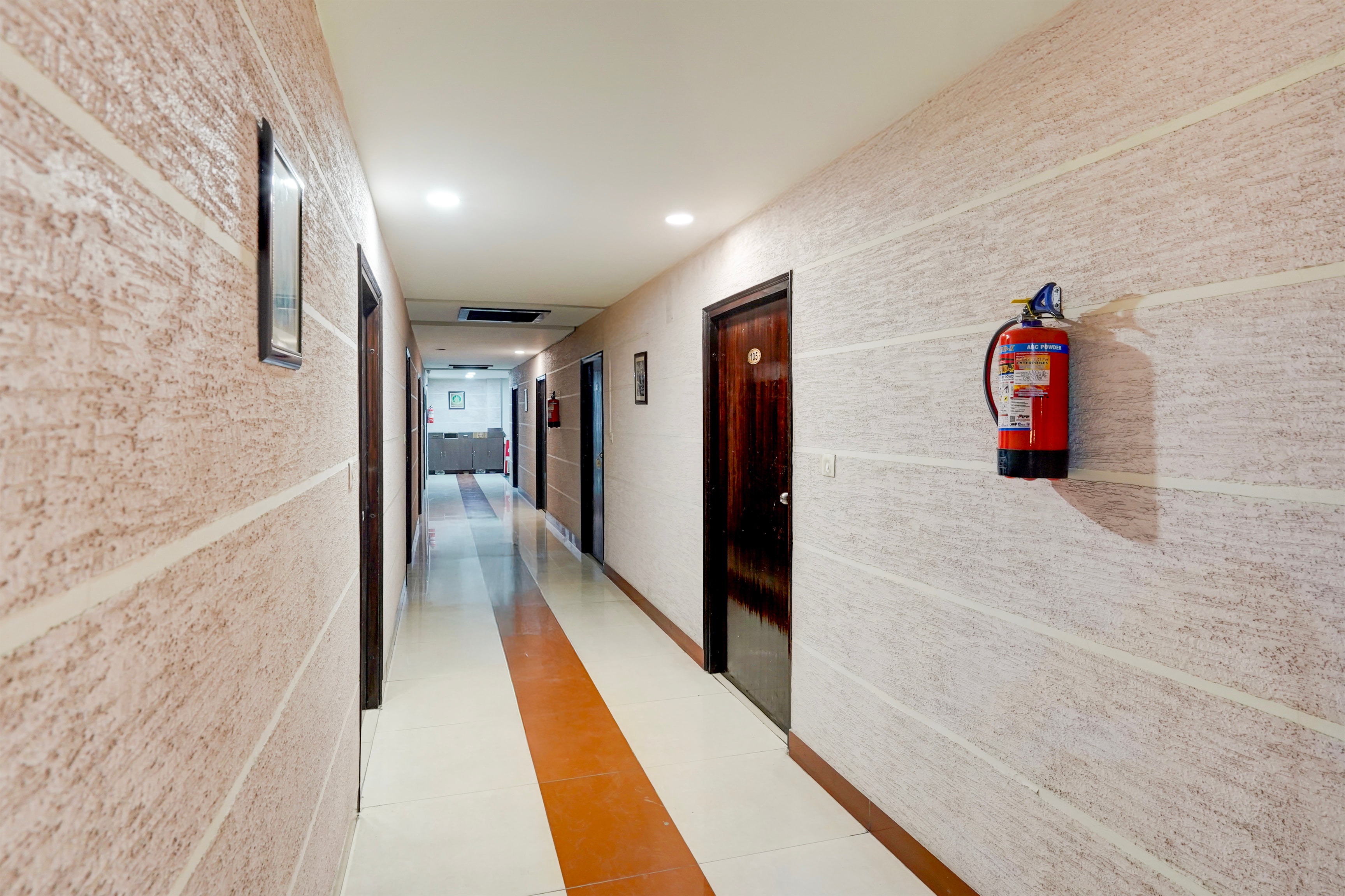 Super Collection O Awas Vikas Near Bus Stand Formerly Hotel Rivera in Rudrapur