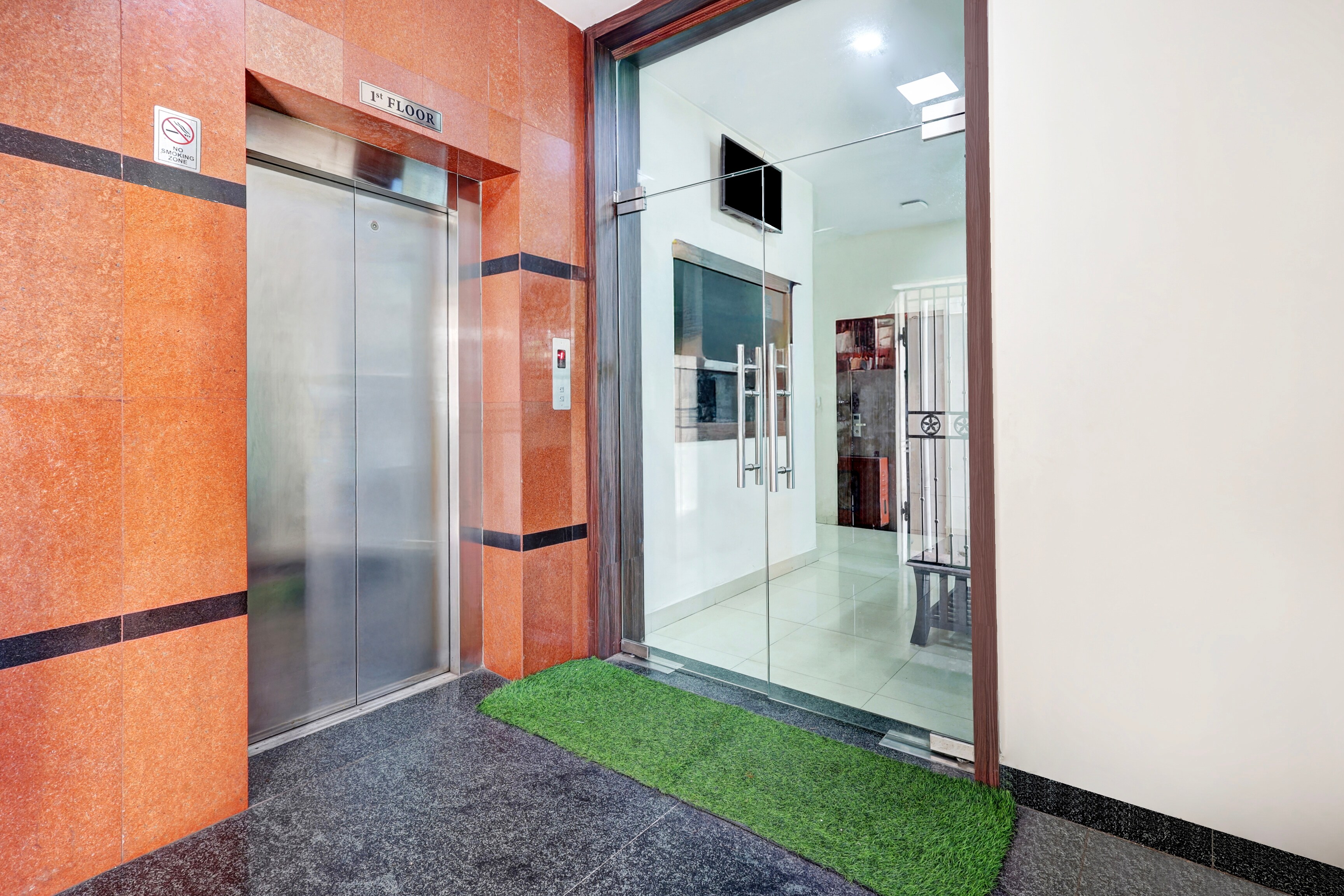 Collection O Dabagardens Near RK Beach in Visakhapatnam