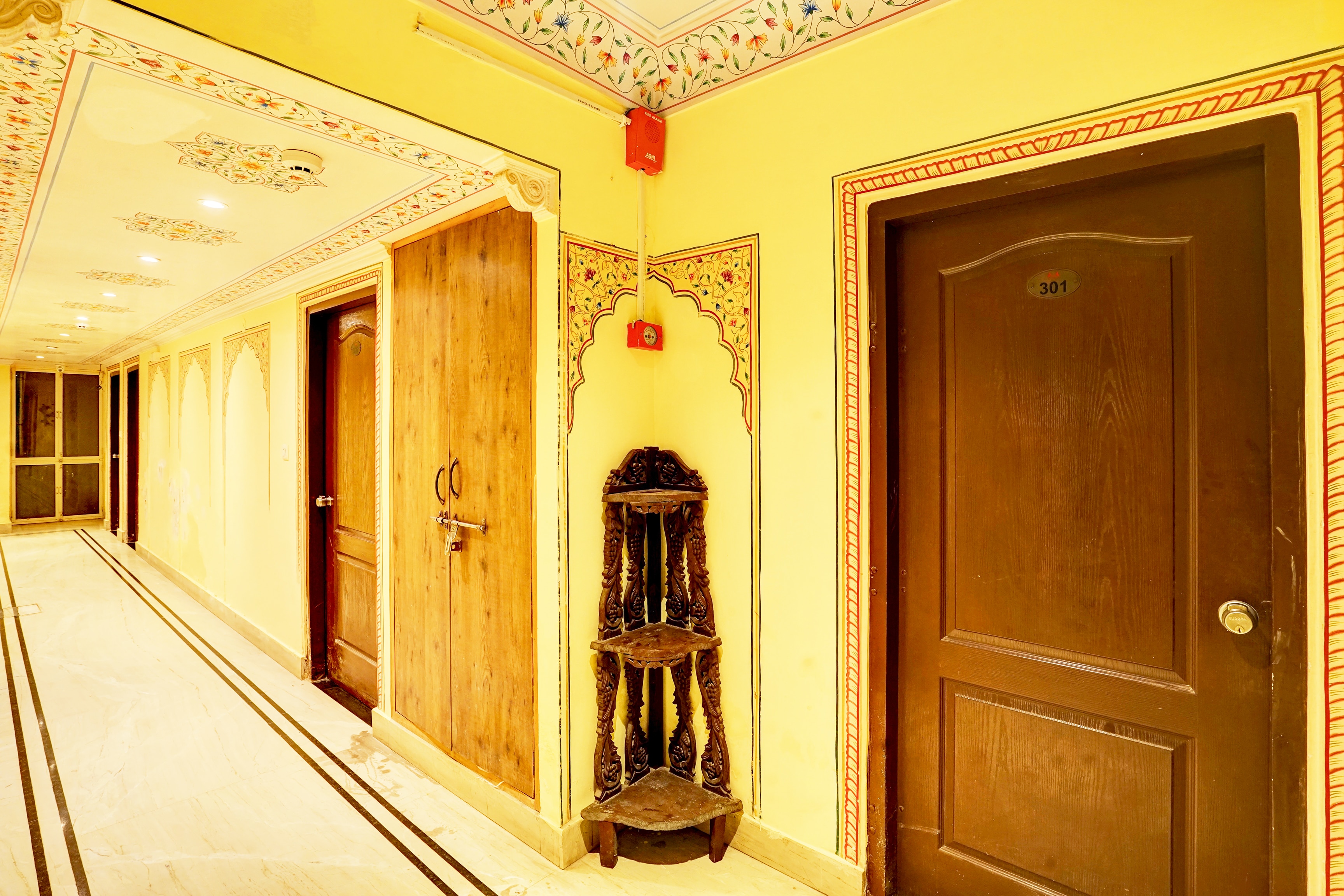 Super Collection O Gangapole Amer Road Formerly Rewa Garh in Jaipur