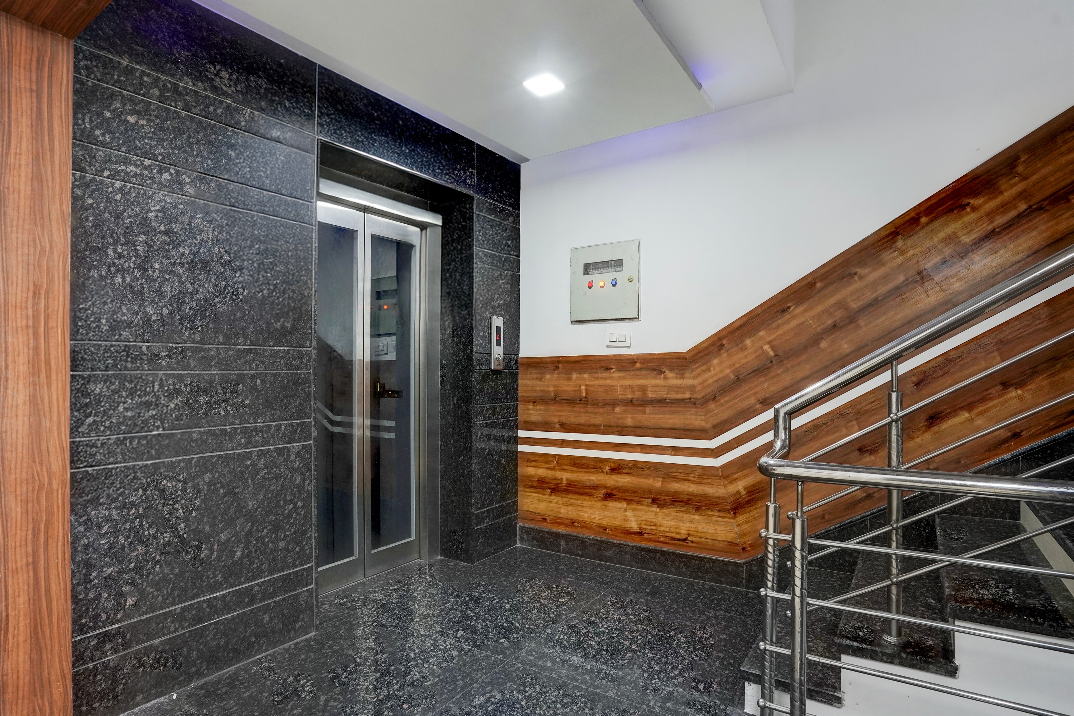 Super Collection O Mall Road Bathinda Formerly Hotel Galaxy in Bathinda