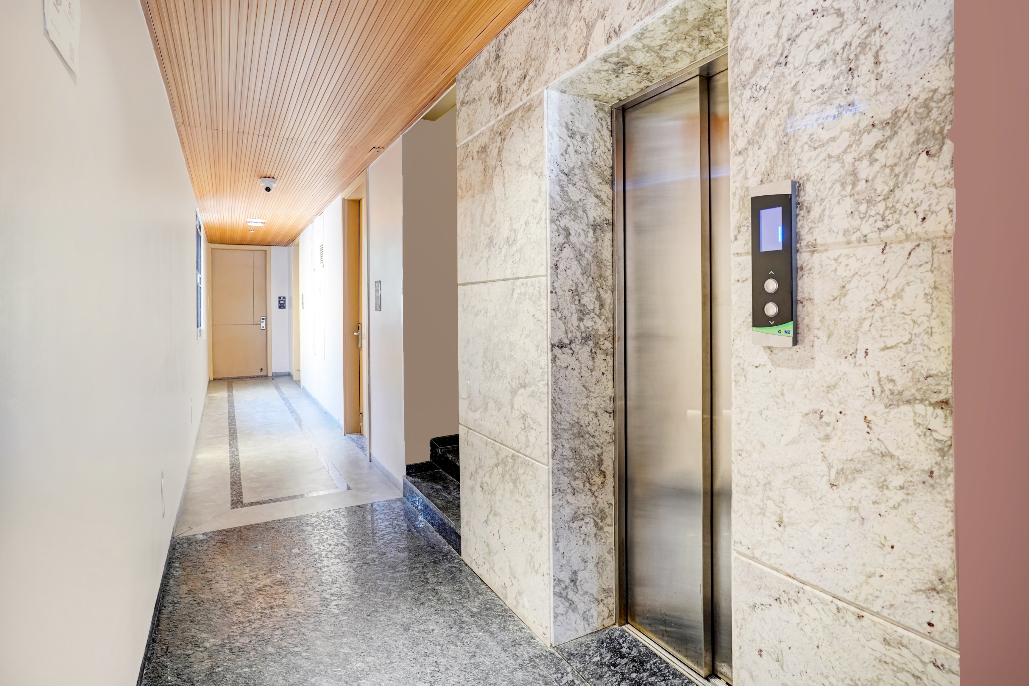 Super Collection O Metro Park Opposite Kalasipalya Bus stand in Bangalore