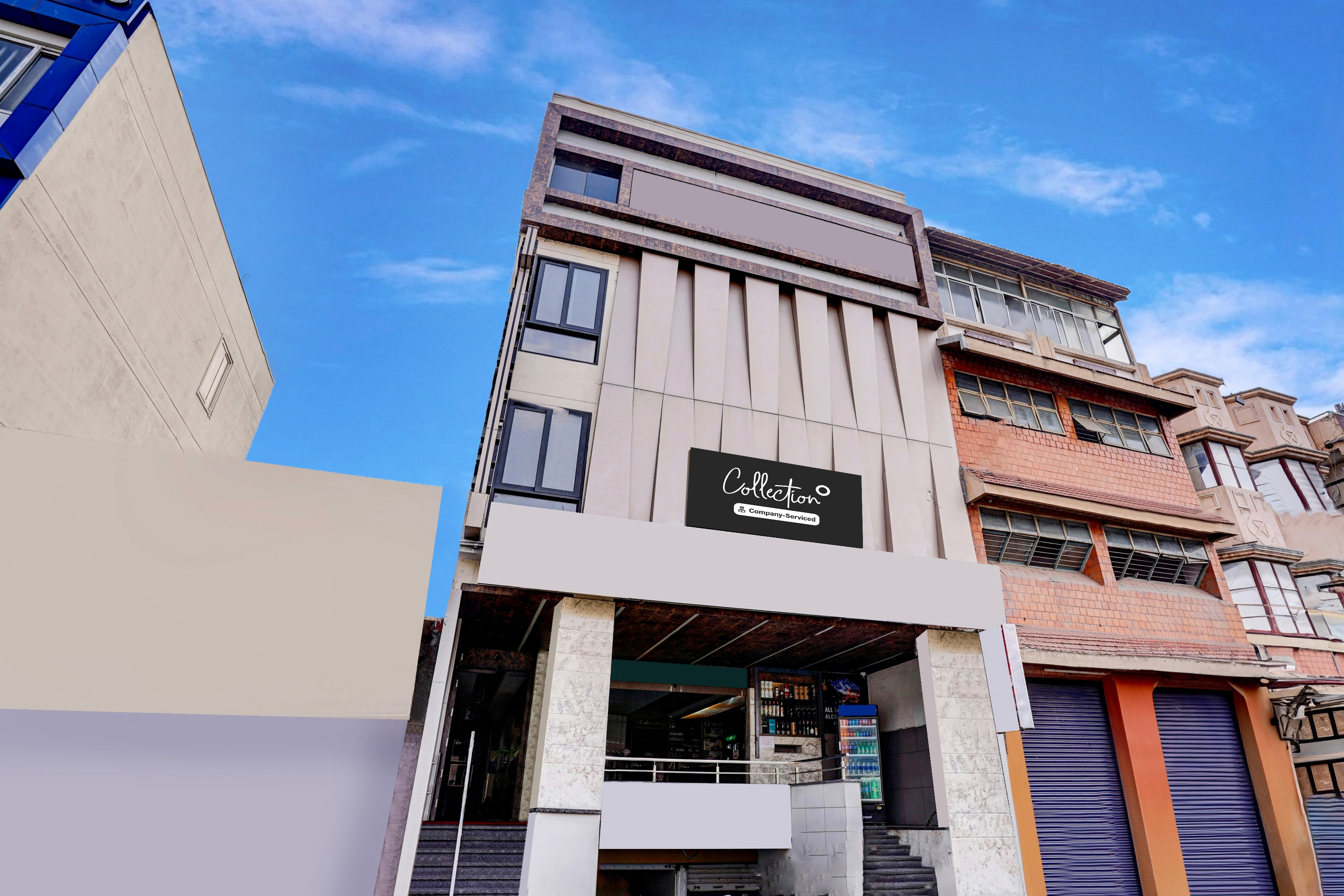 Super Collection O Metro Park Opposite Kalasipalya Bus stand in Bangalore