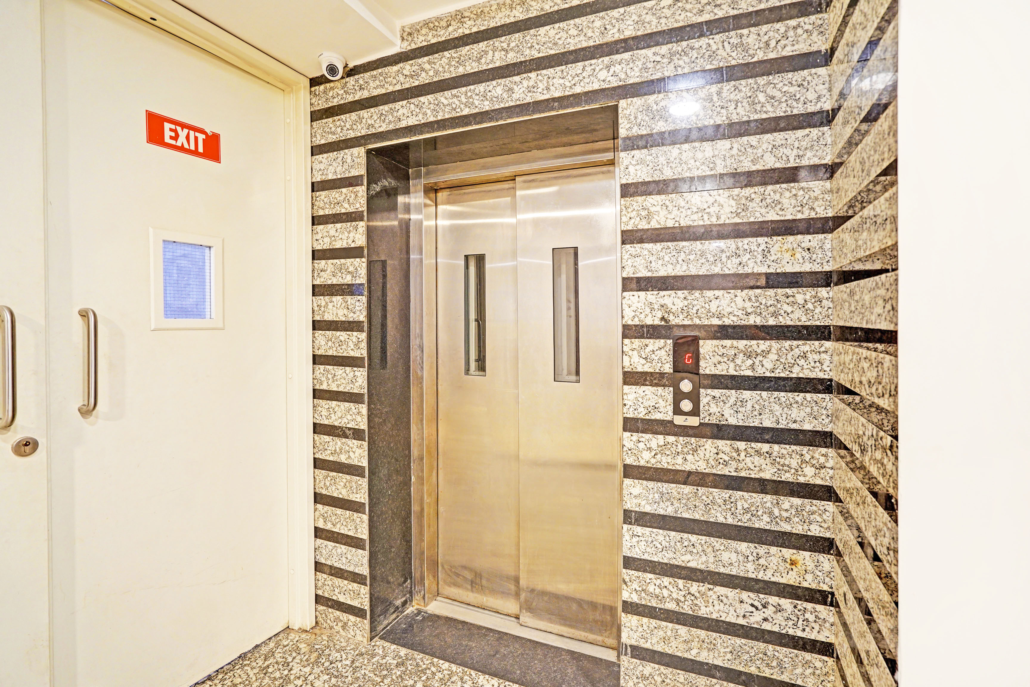 Super Collection O Tilak Nagar Near Pacific Mall in Delhi