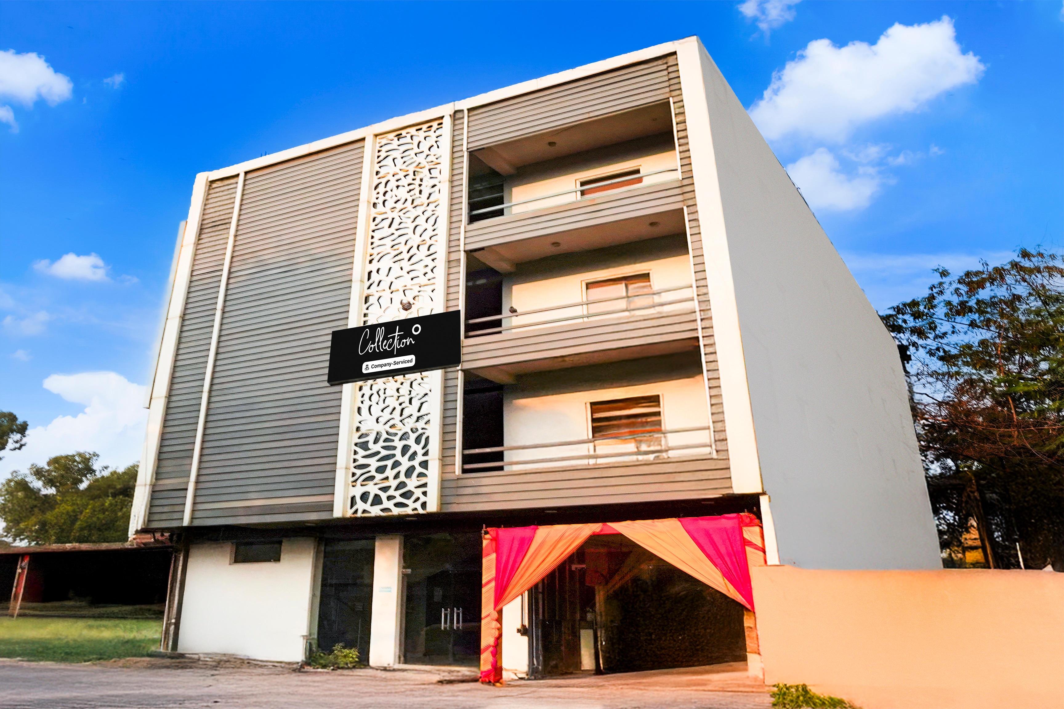 Collection O Vasundhara Enclave Delhi in Delhi