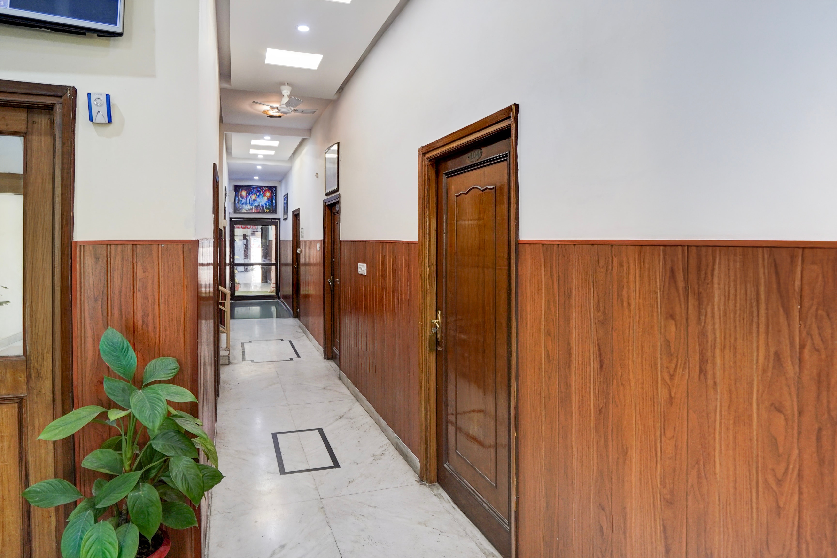 Hotel O Krishna Nagar Chowk Near ONGC in Dehradun