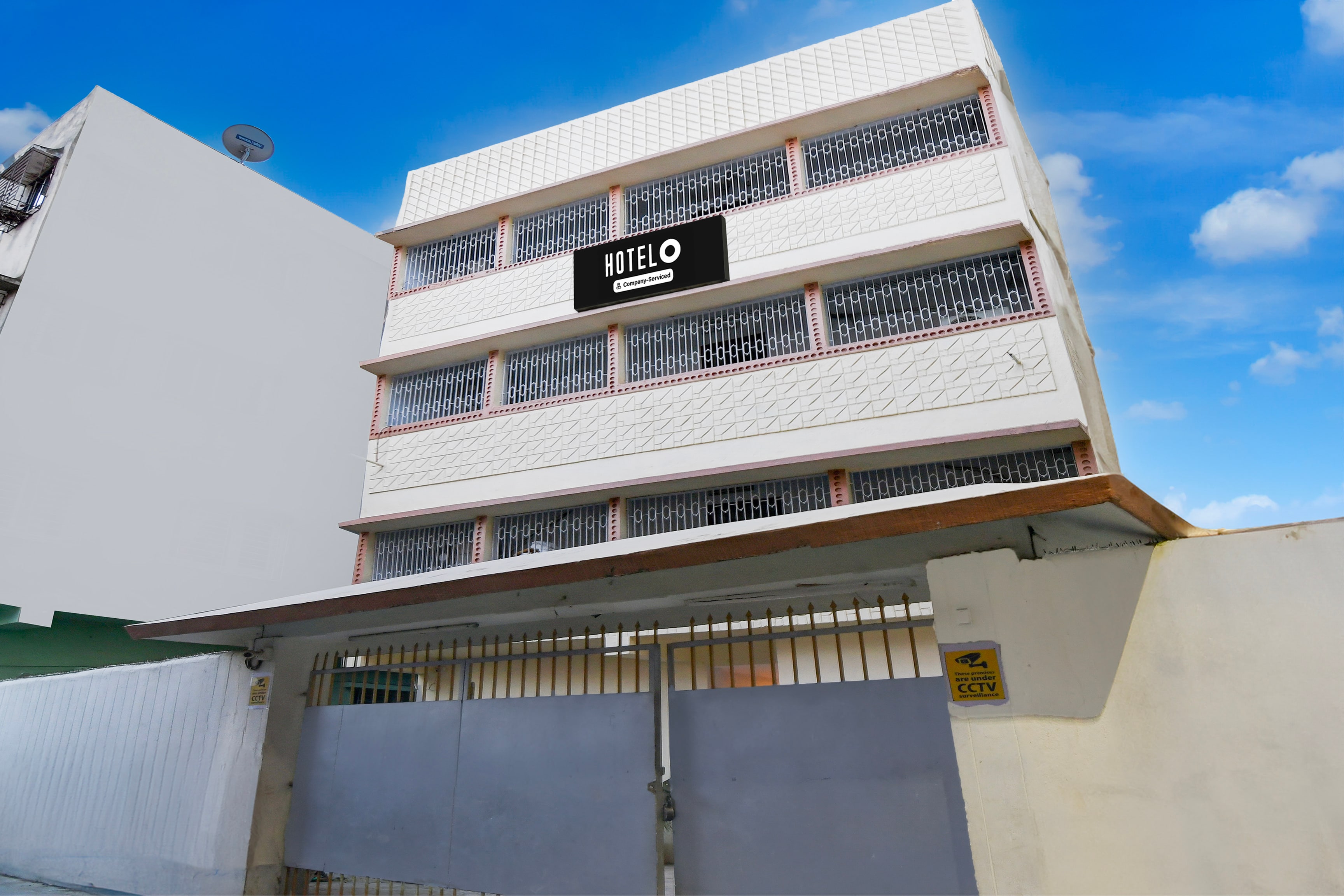 Super Hotel O Picnic Garden Formerly Amaris Stay in Kolkata