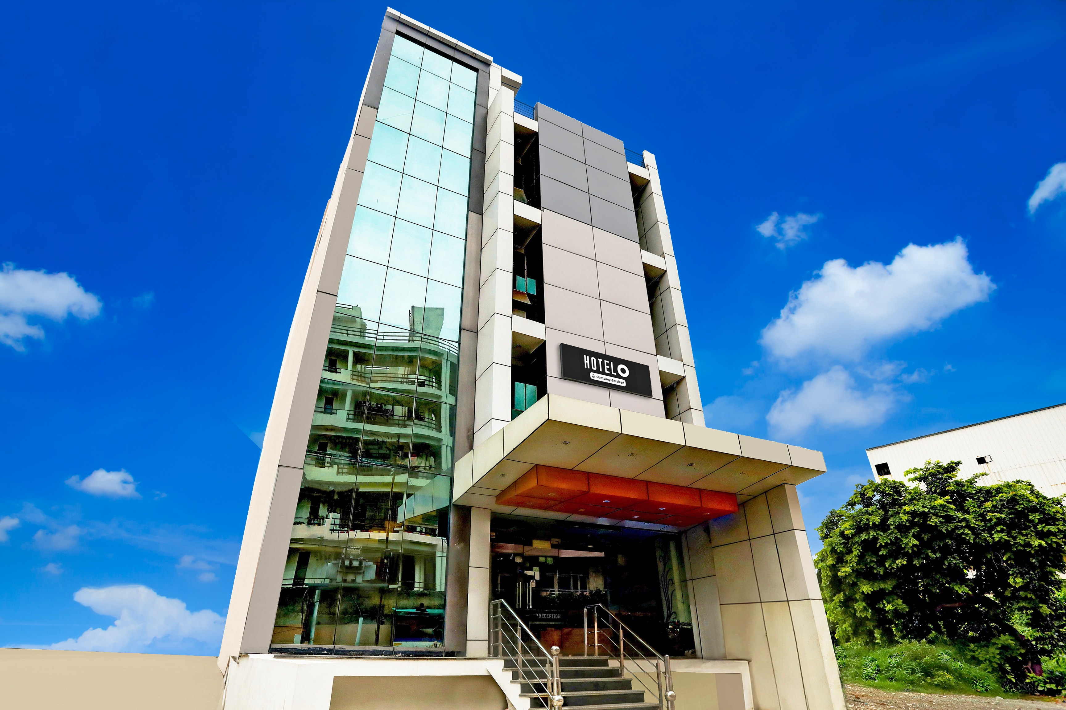 Super Hotel O Taj Nagri Near Taj Mahal East Gate Formerly Riviera in Agra