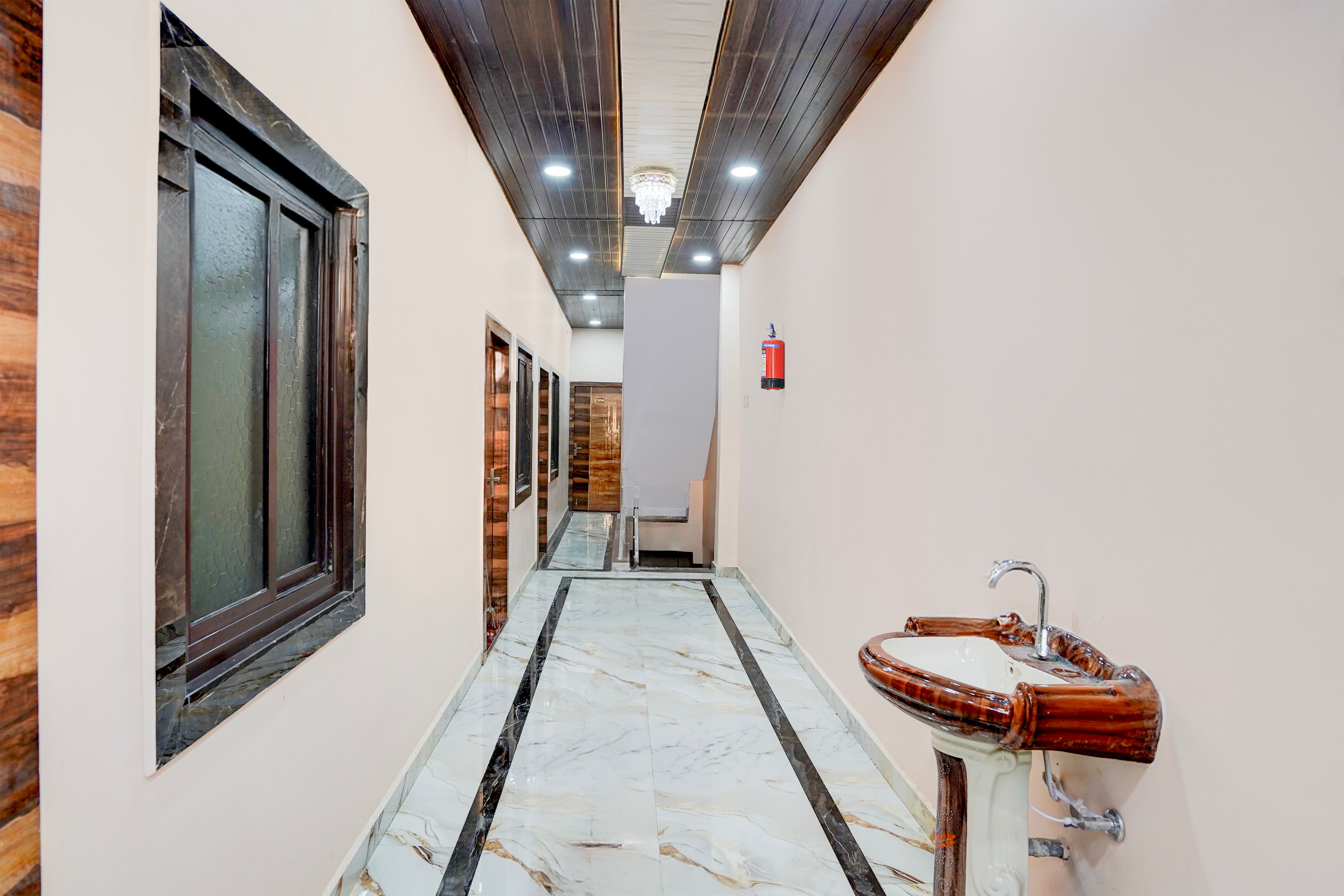 Super Hotel O Tedhi Bazaar Near Ram Janambhumi in Ayodhya