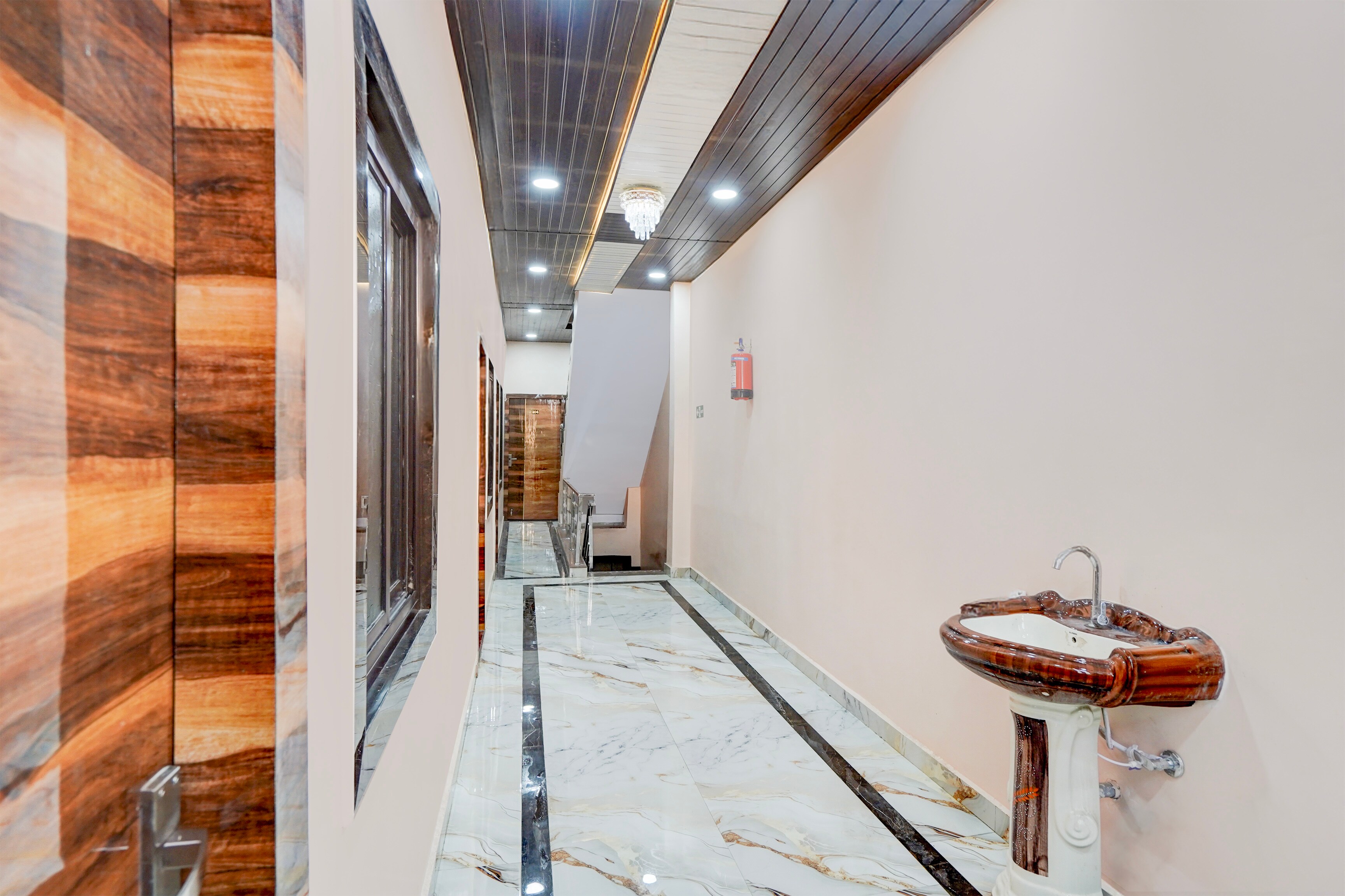 Super Hotel O Tedhi Bazaar Near Ram Janambhumi in Ayodhya