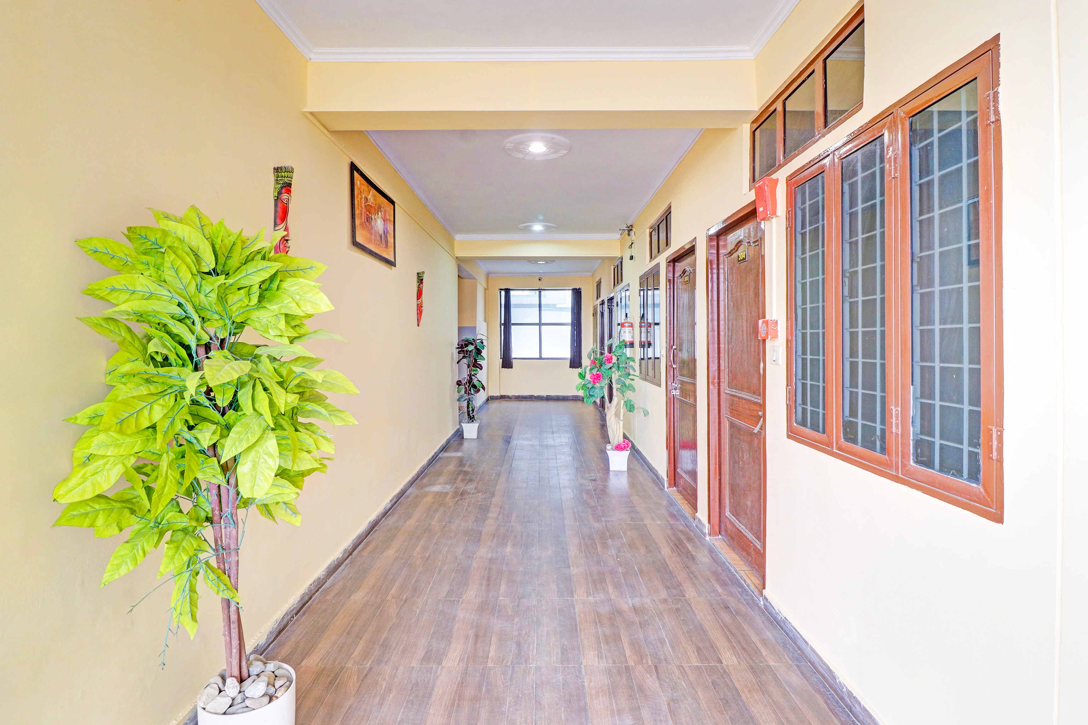 Super Hotel O Vidhan Sabha Chowk Formerly Sunshine Guest House in Dehradun