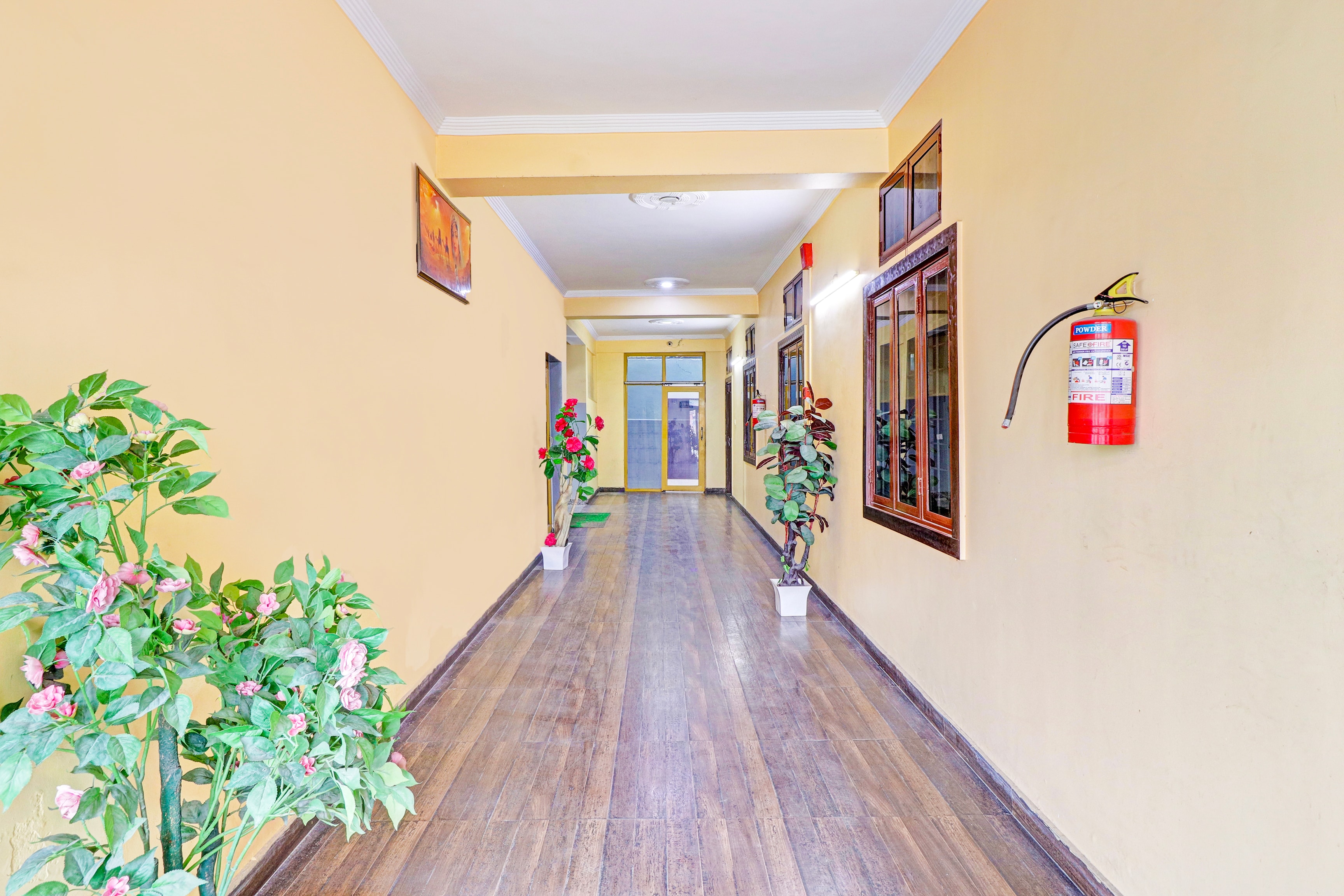 Super Hotel O Vidhan Sabha Chowk Formerly Sunshine Guest House in Dehradun