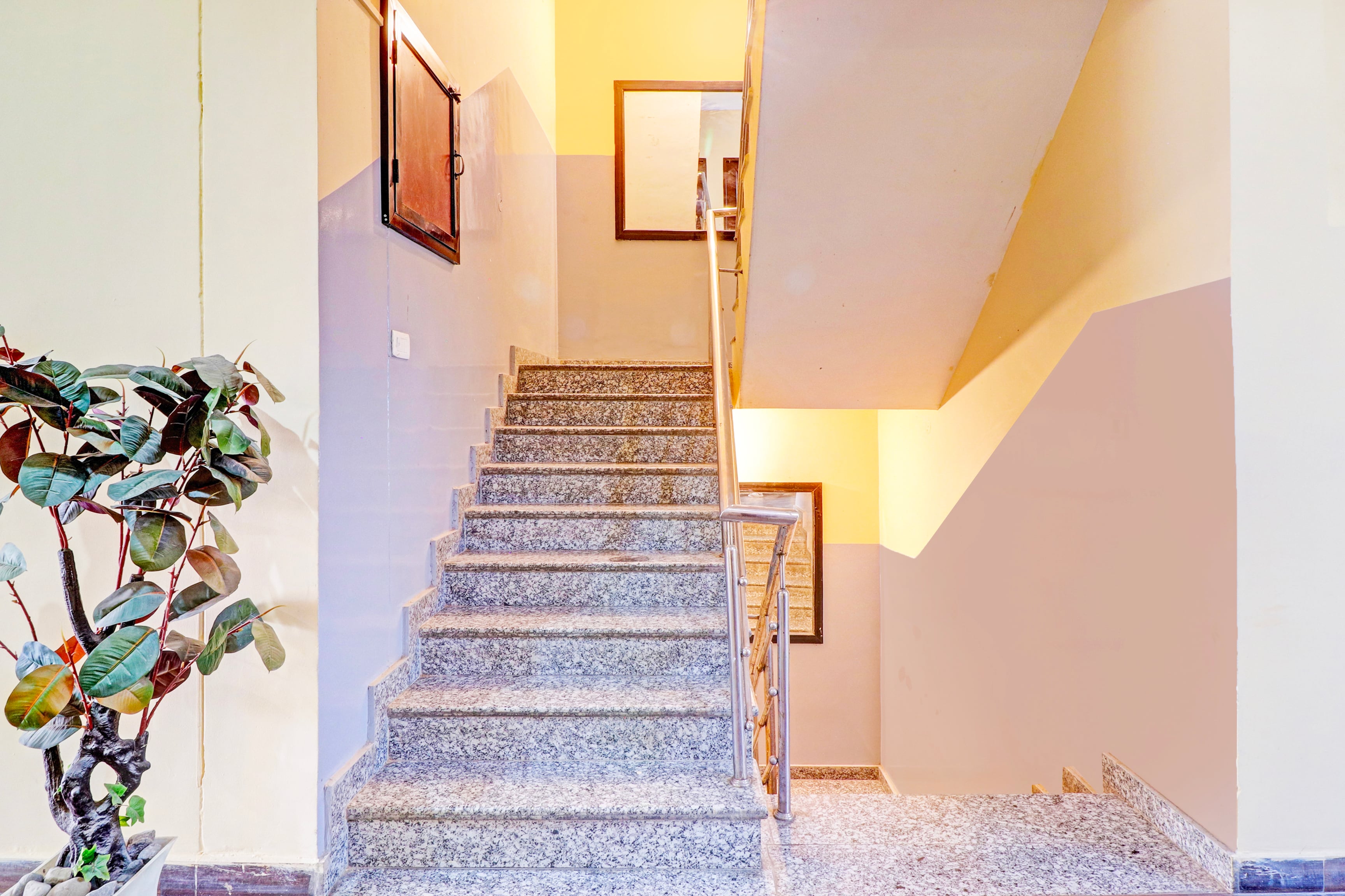 Super Hotel O Vidhan Sabha Chowk Formerly Sunshine Guest House in Dehradun