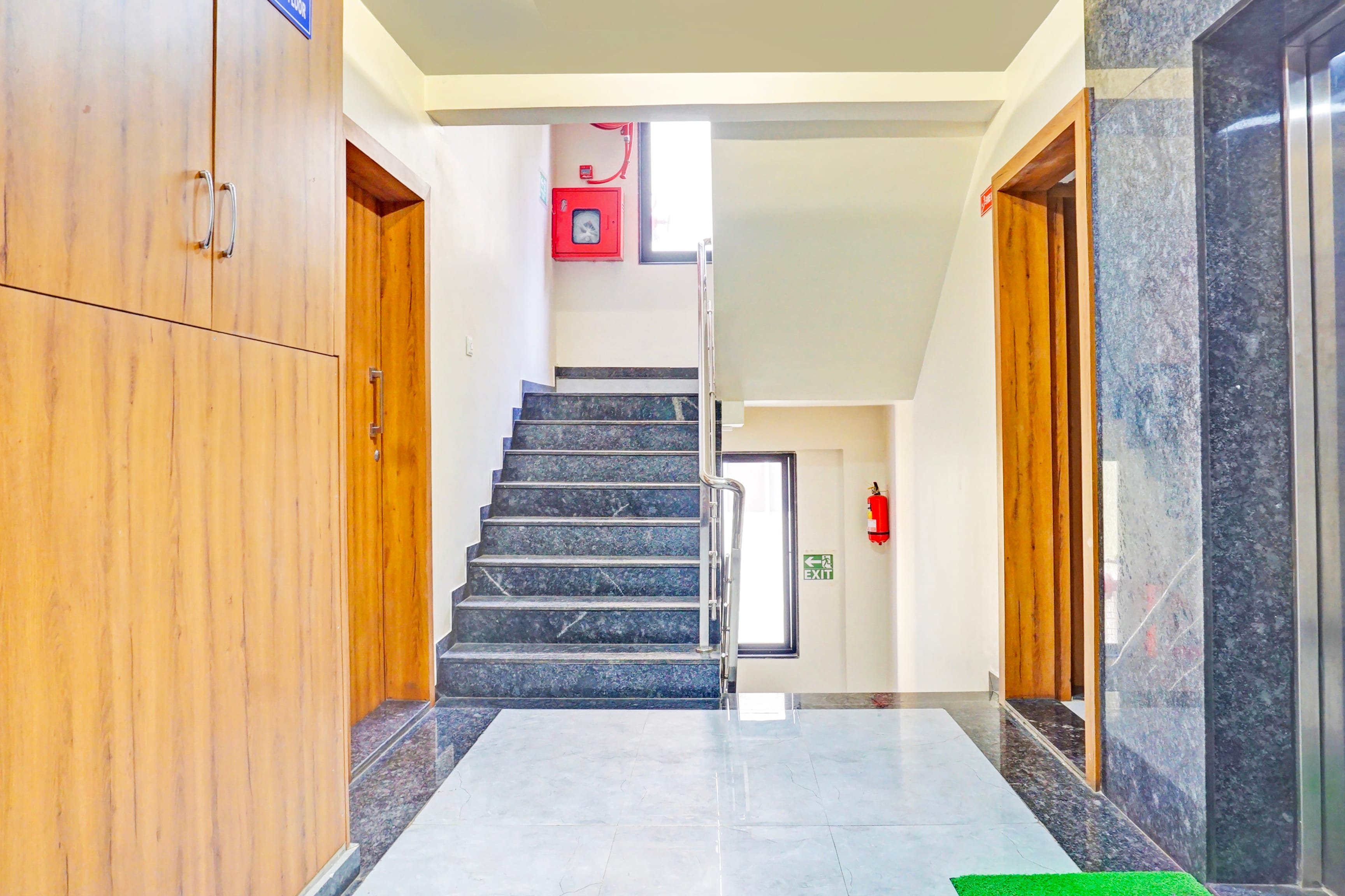 Super Townhouse Amanora Park Town Formerly Samrat Inn in Pune