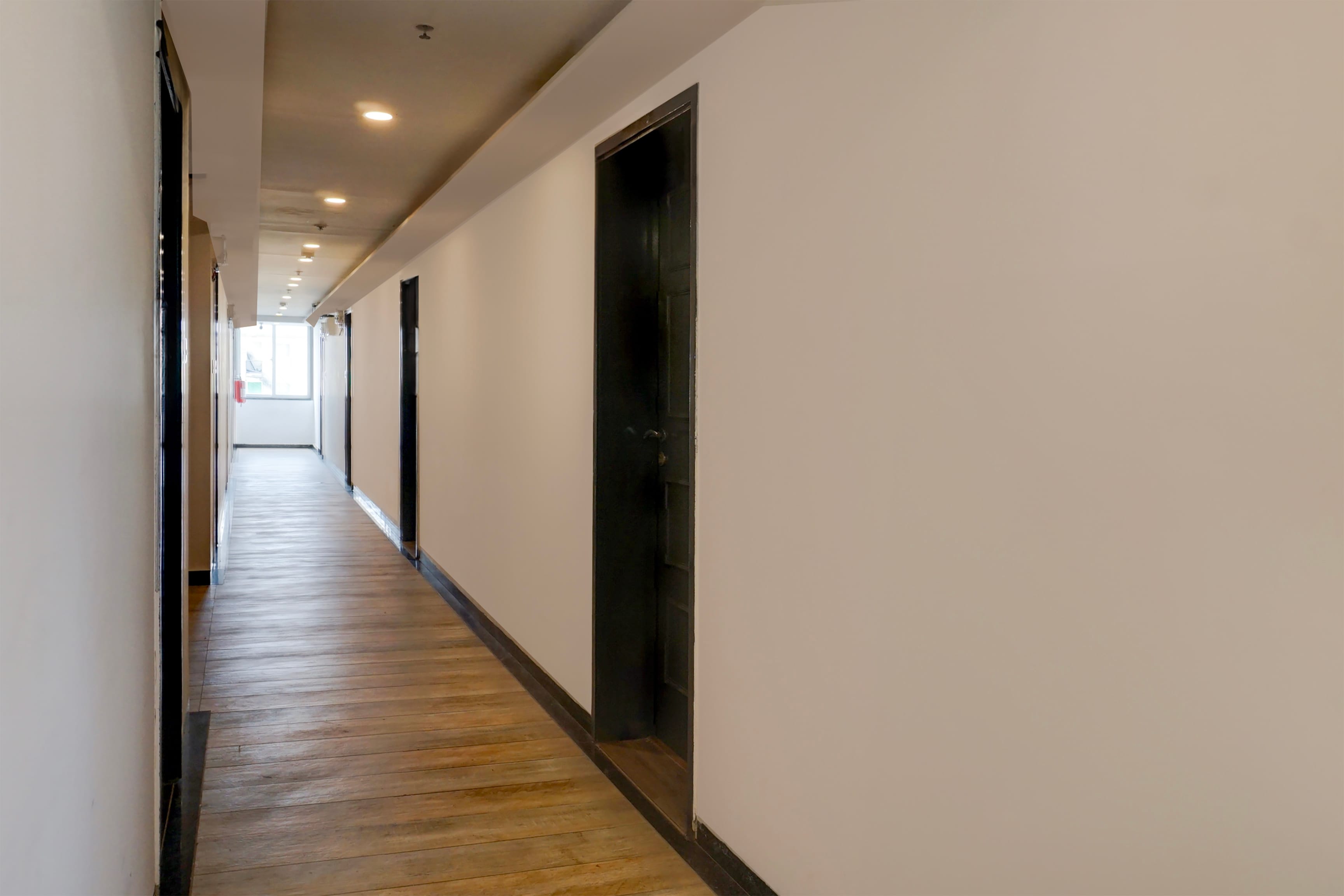 Super Townhouse Balewadi High Street in Pune