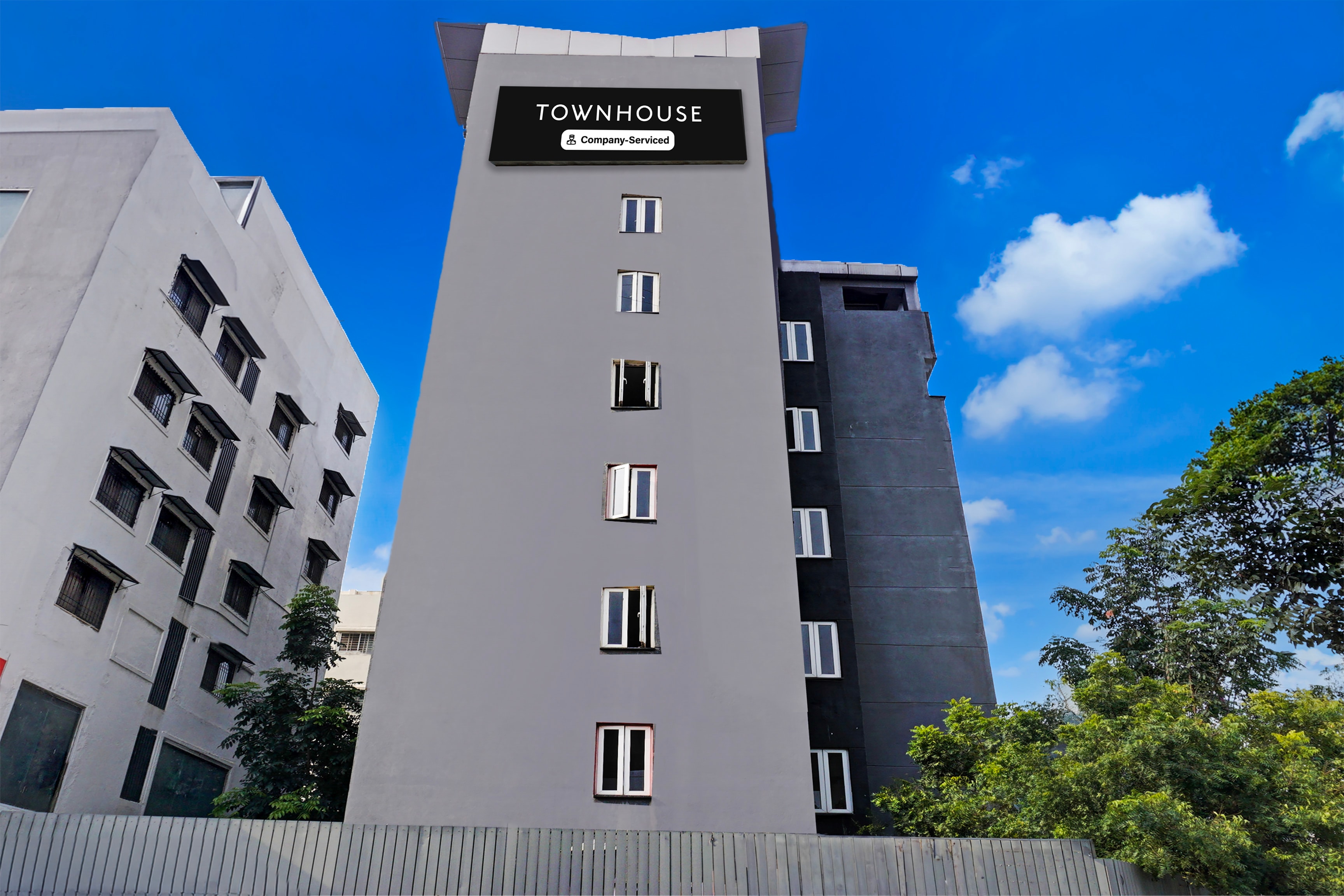 Super Townhouse Balewadi High Street in Pune