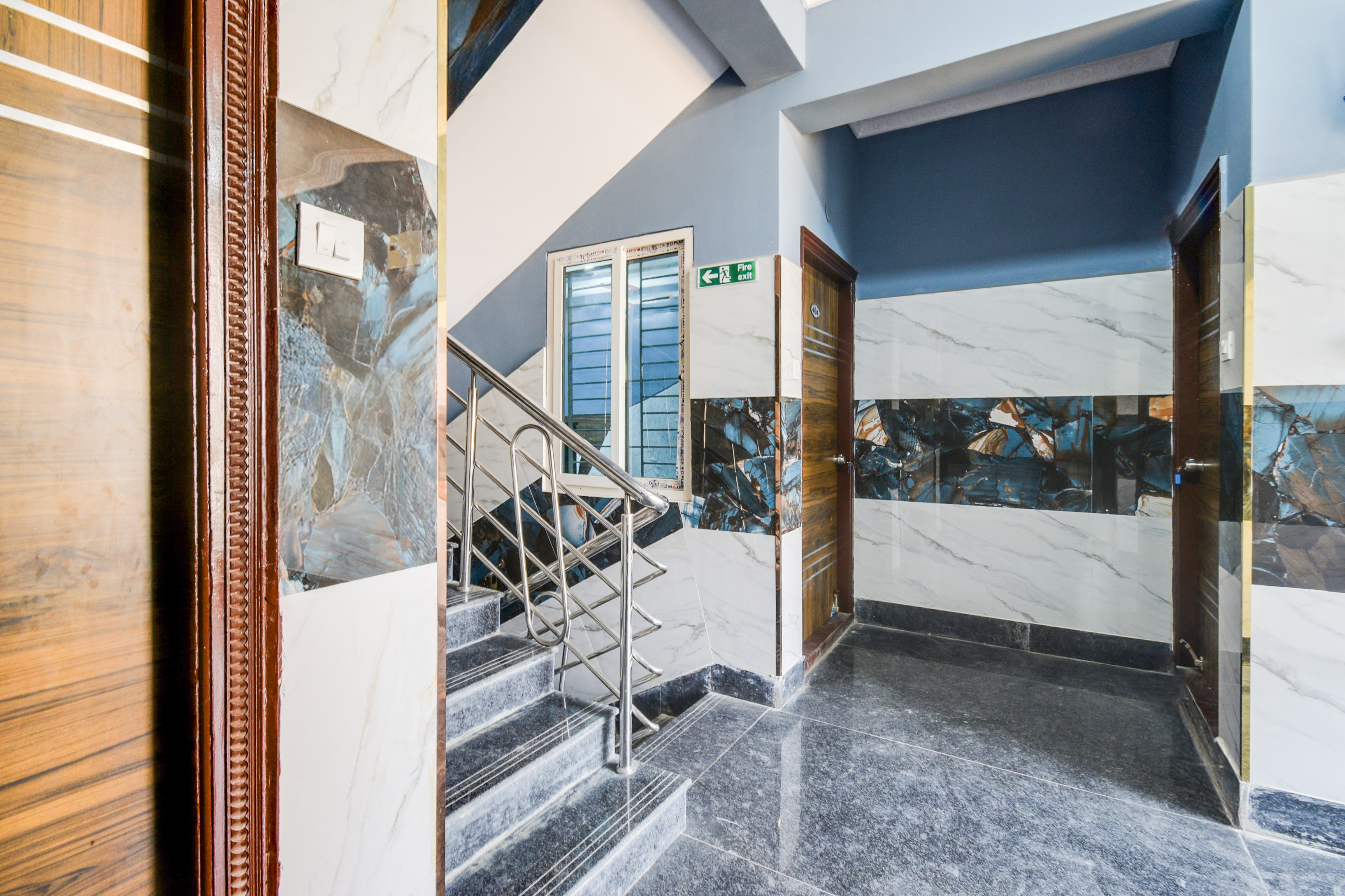 Super Townhouse Hitech City Near Yashoda Hospital in Hyderabad