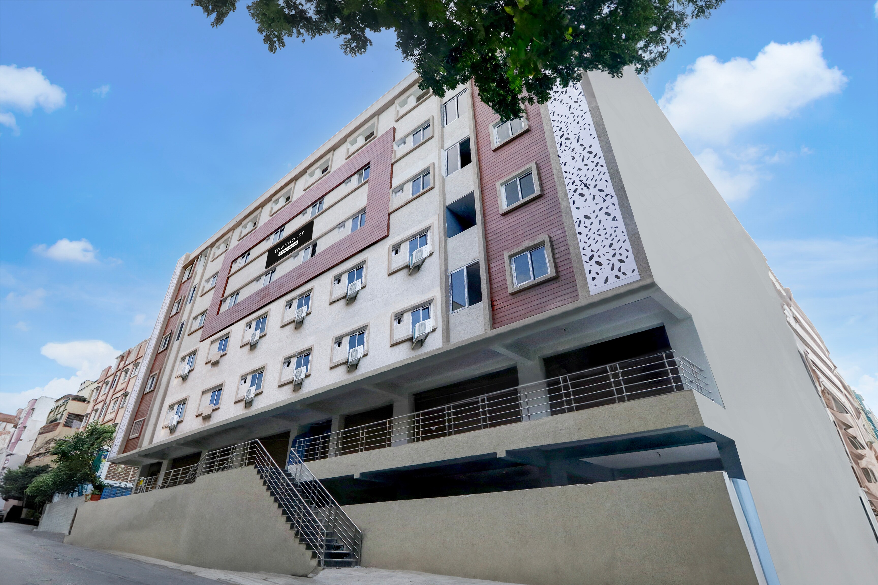 Super Townhouse Kukatpally Formerly SV Royal in Hyderabad