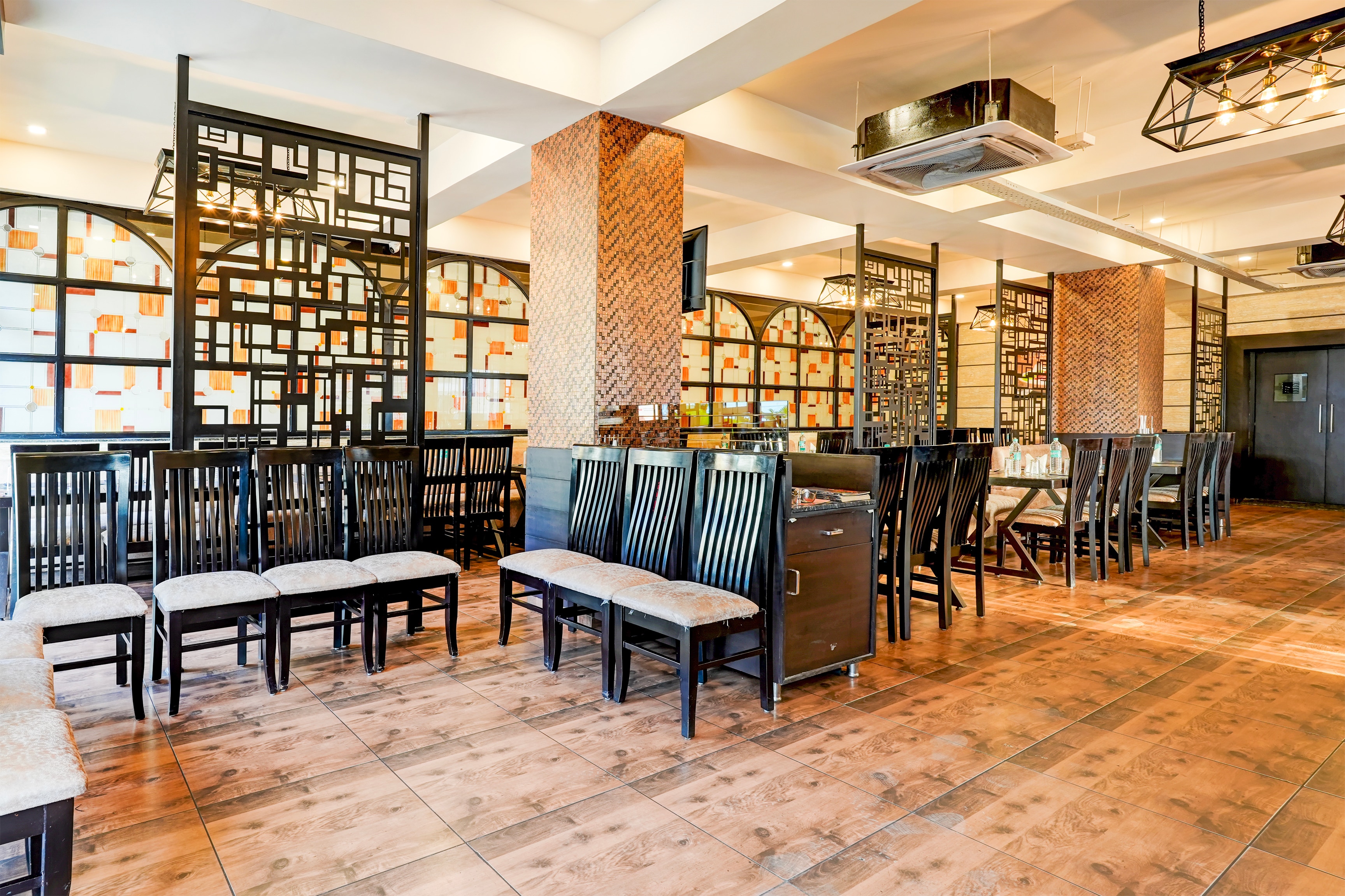 Super Townhouse Oak Mahadevapura Opposite Phoenix Mall Formerly Grand Wilton Inn in Bangalore