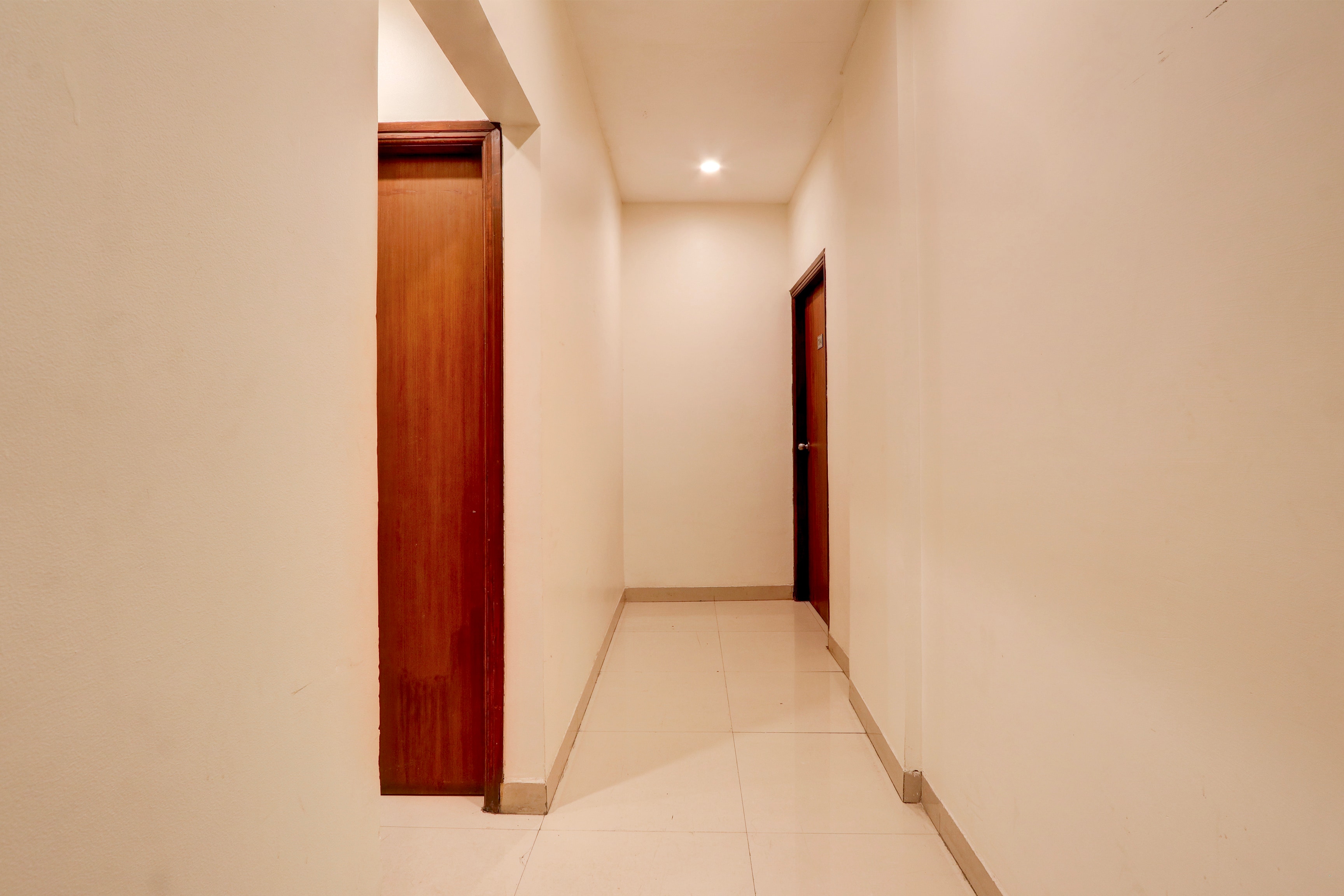 Townhouse Oak Ramdaspeth Downtown in Nagpur