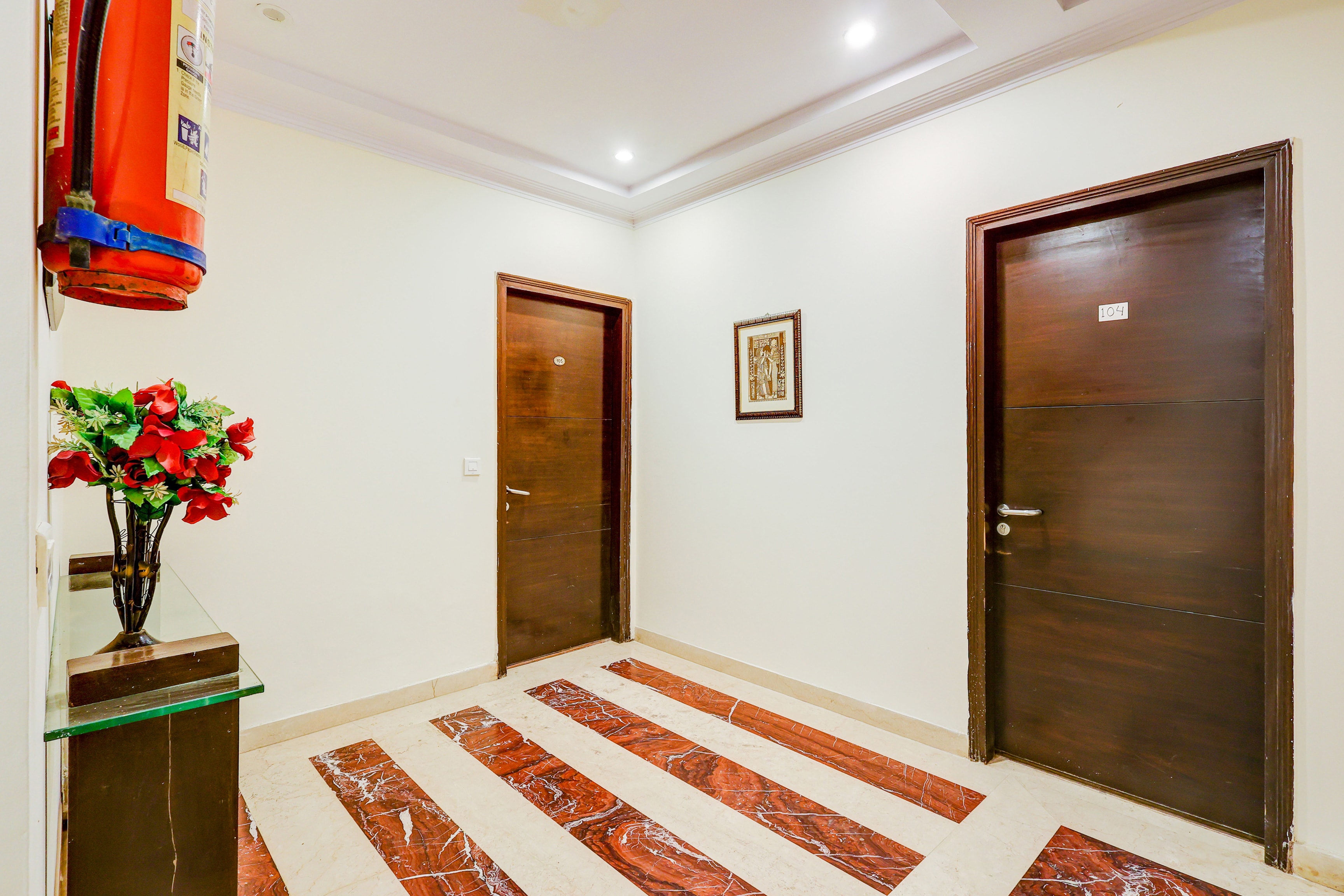 Super Townhouse Oak Sector 25 Gurgaon in Gurgaon