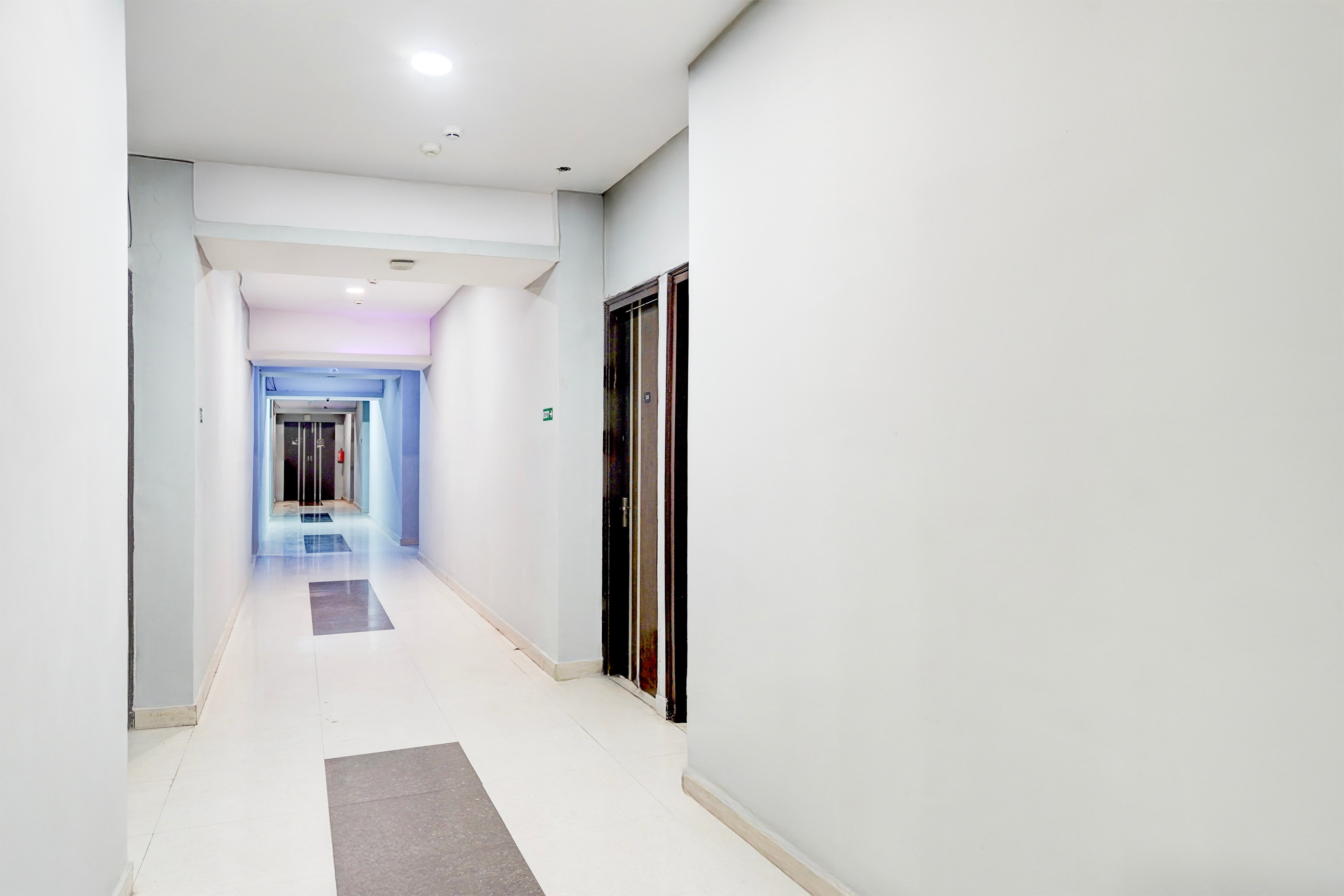 Super Townhouse Patparganj Near Max Super Speciality Hospital in Delhi