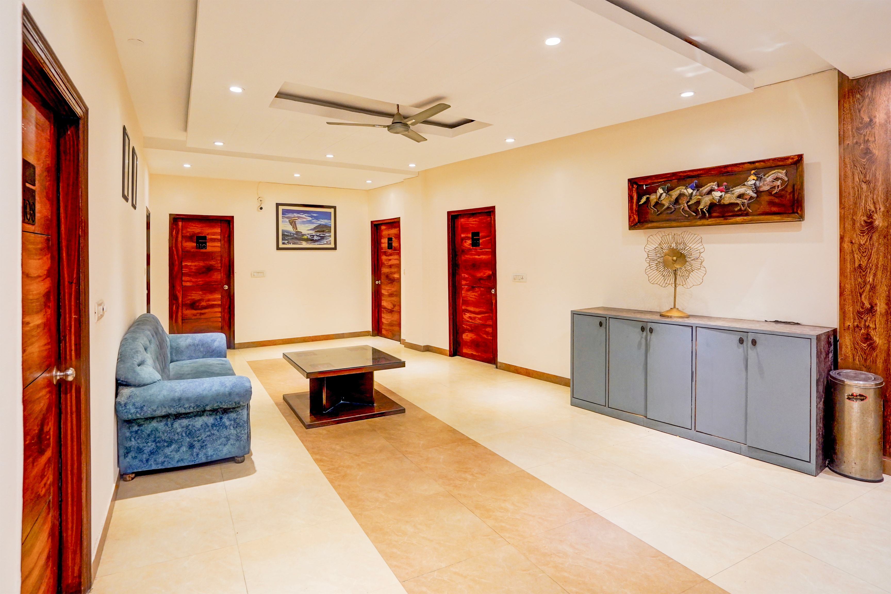 Super Townhouse Prince Chowk Near Railway Station in Dehradun