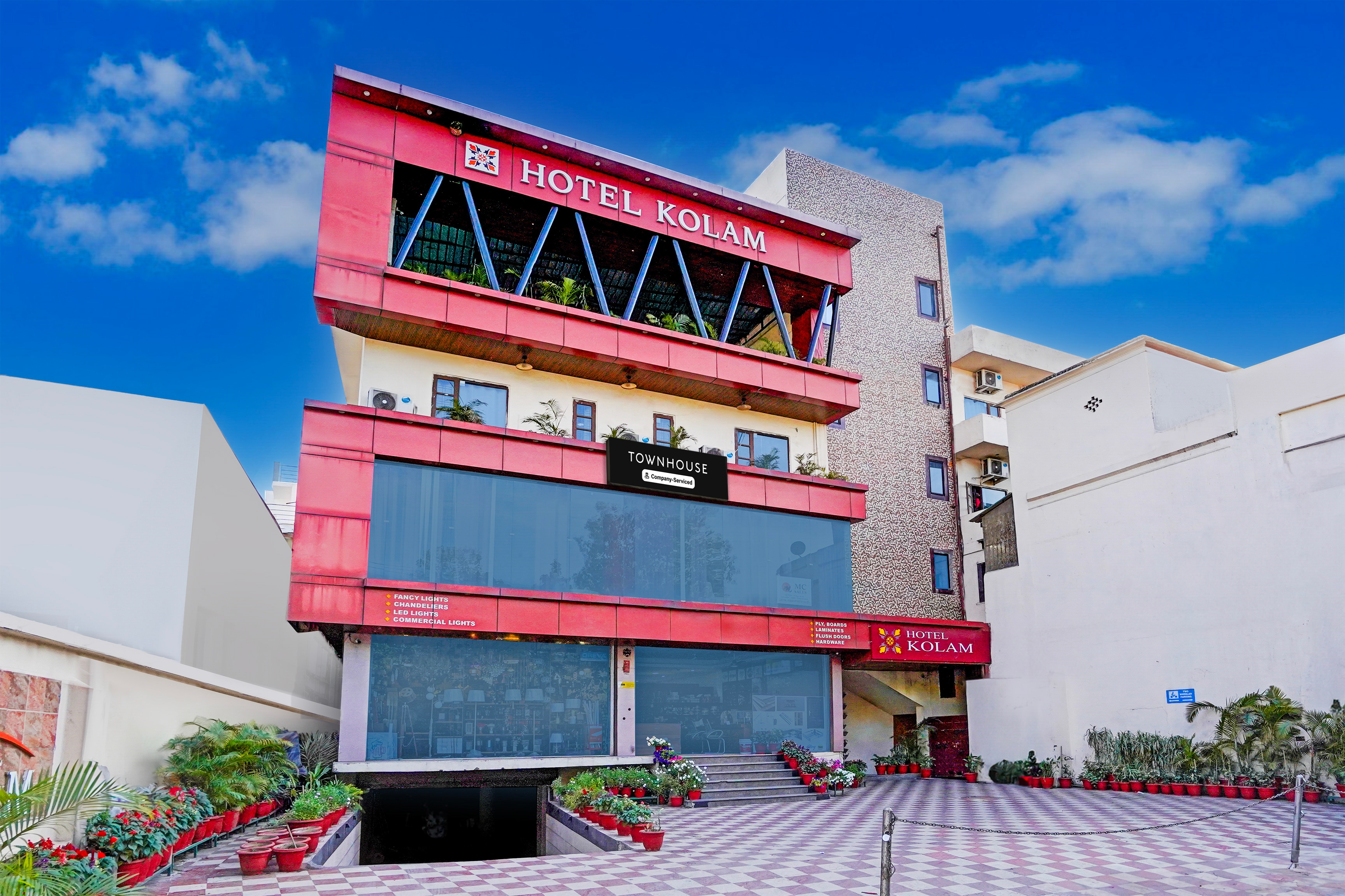 Super Townhouse Prince Chowk Near Railway Station in Dehradun