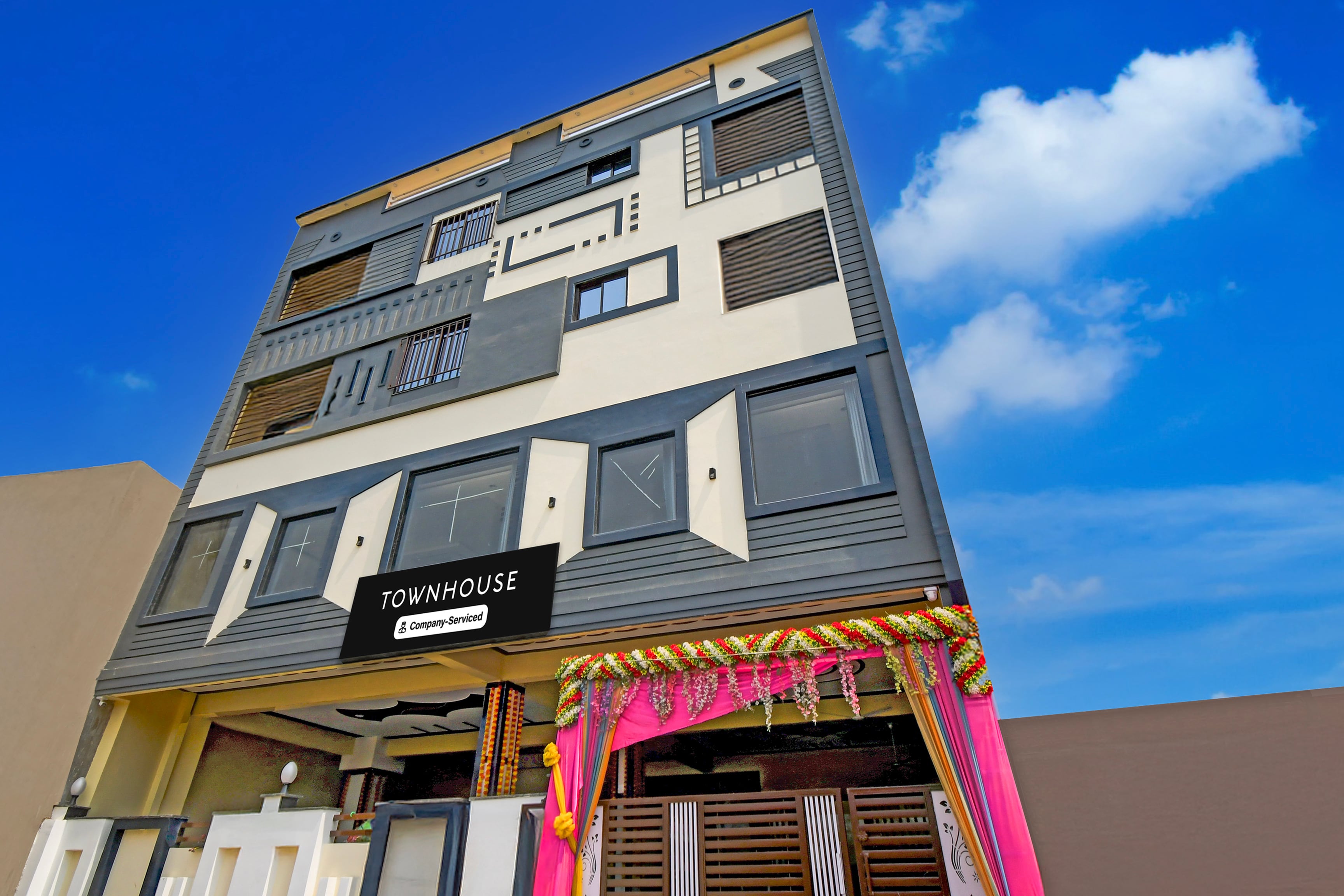 Super Townhouse Taramandal Near Sahara States in Gorakhpur