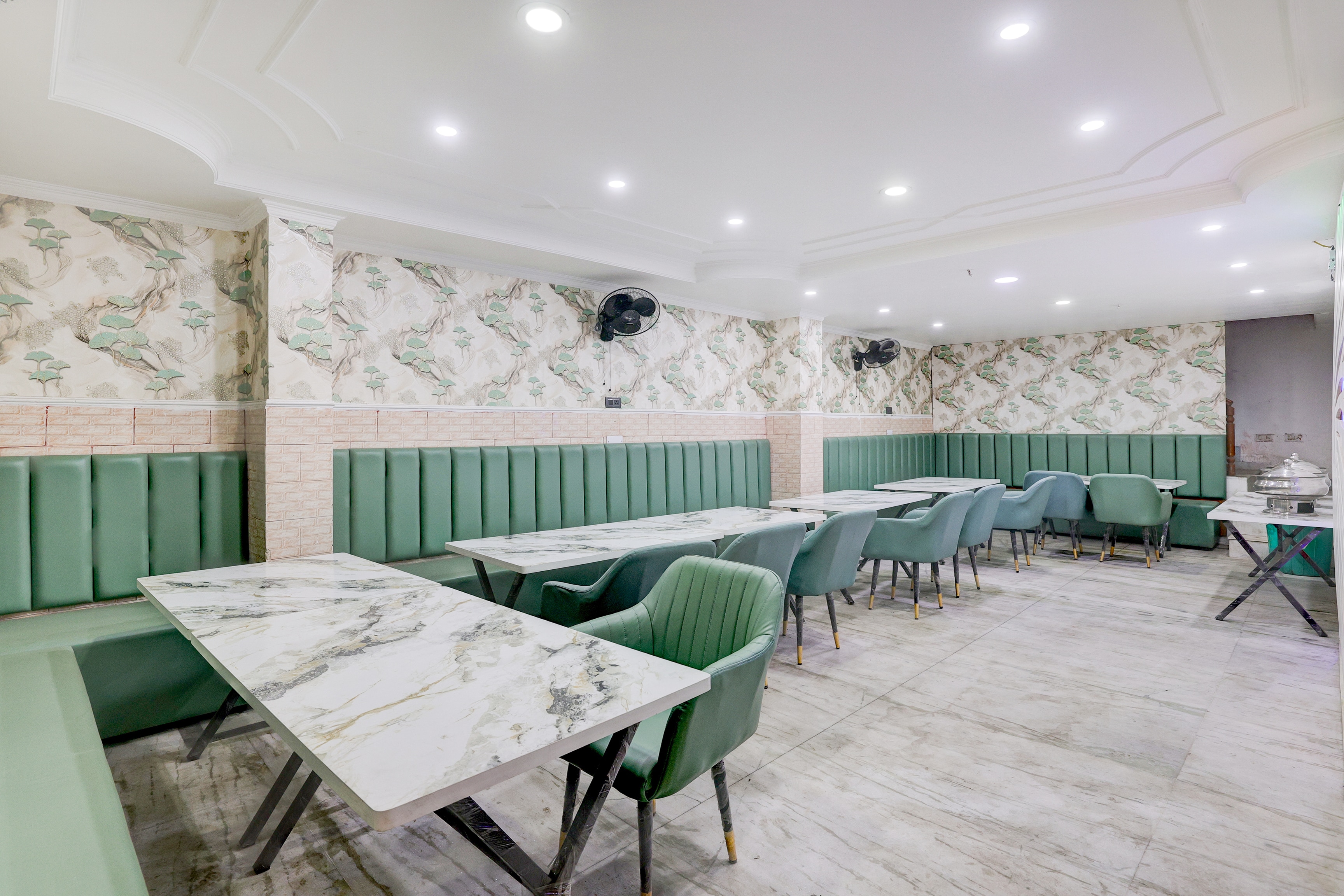 Townhouse Mohali Bus Terminal Formerly Hotel Hm Crystal in Mohali