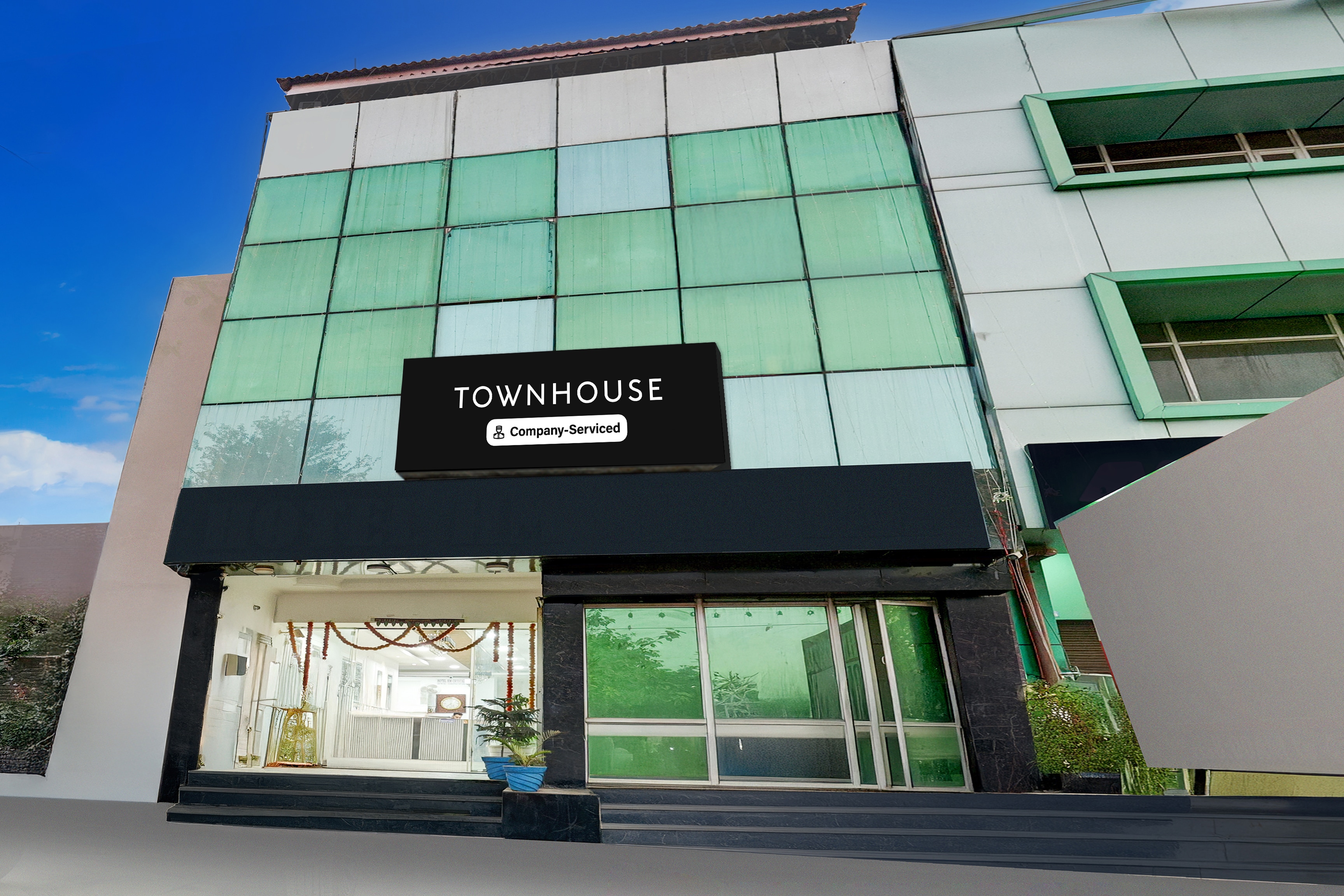 Townhouse Mohali Bus Terminal Formerly Hotel Hm Crystal in Mohali