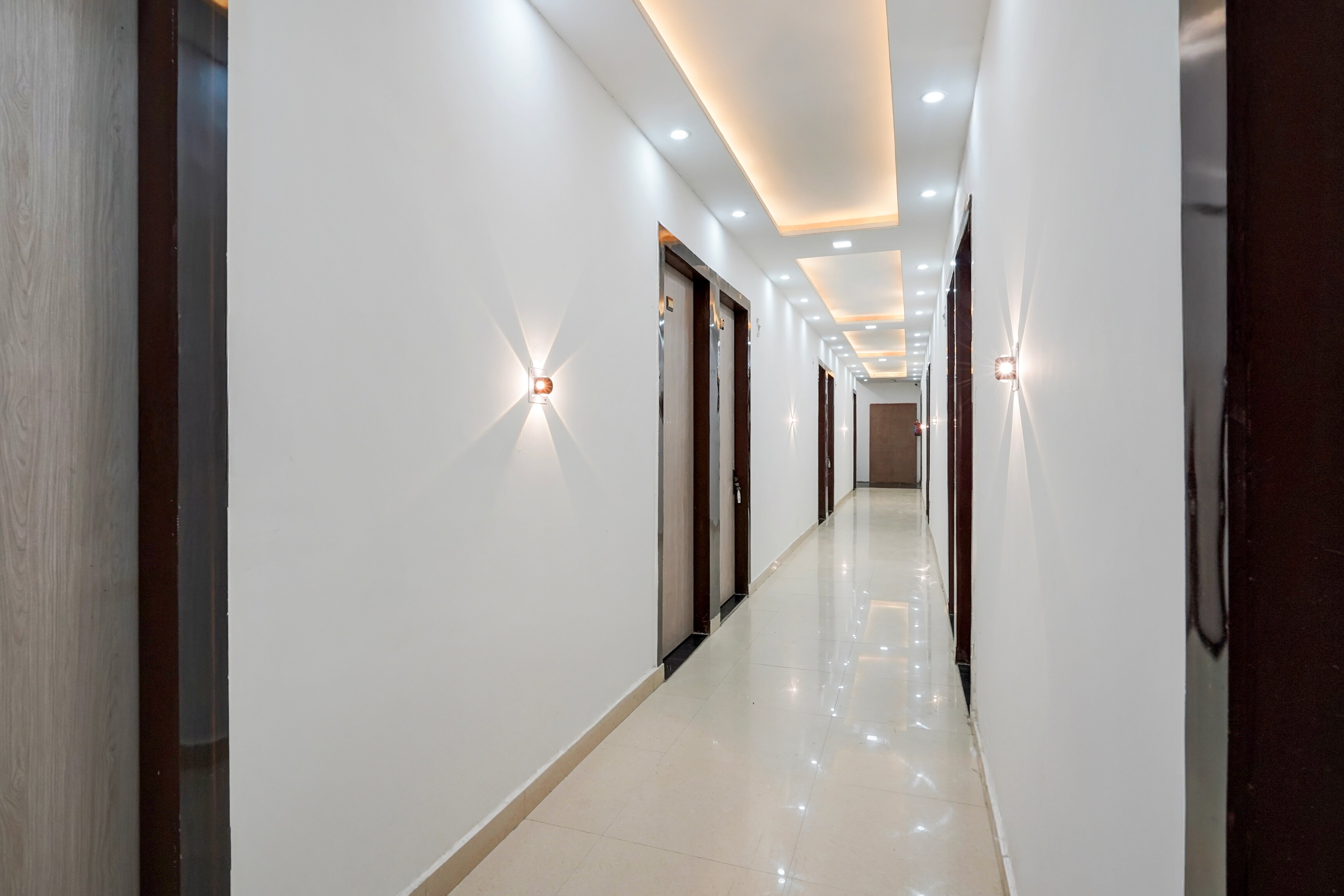 Super Townhouse Oak Char Dham Vrindavan in Vrindavan