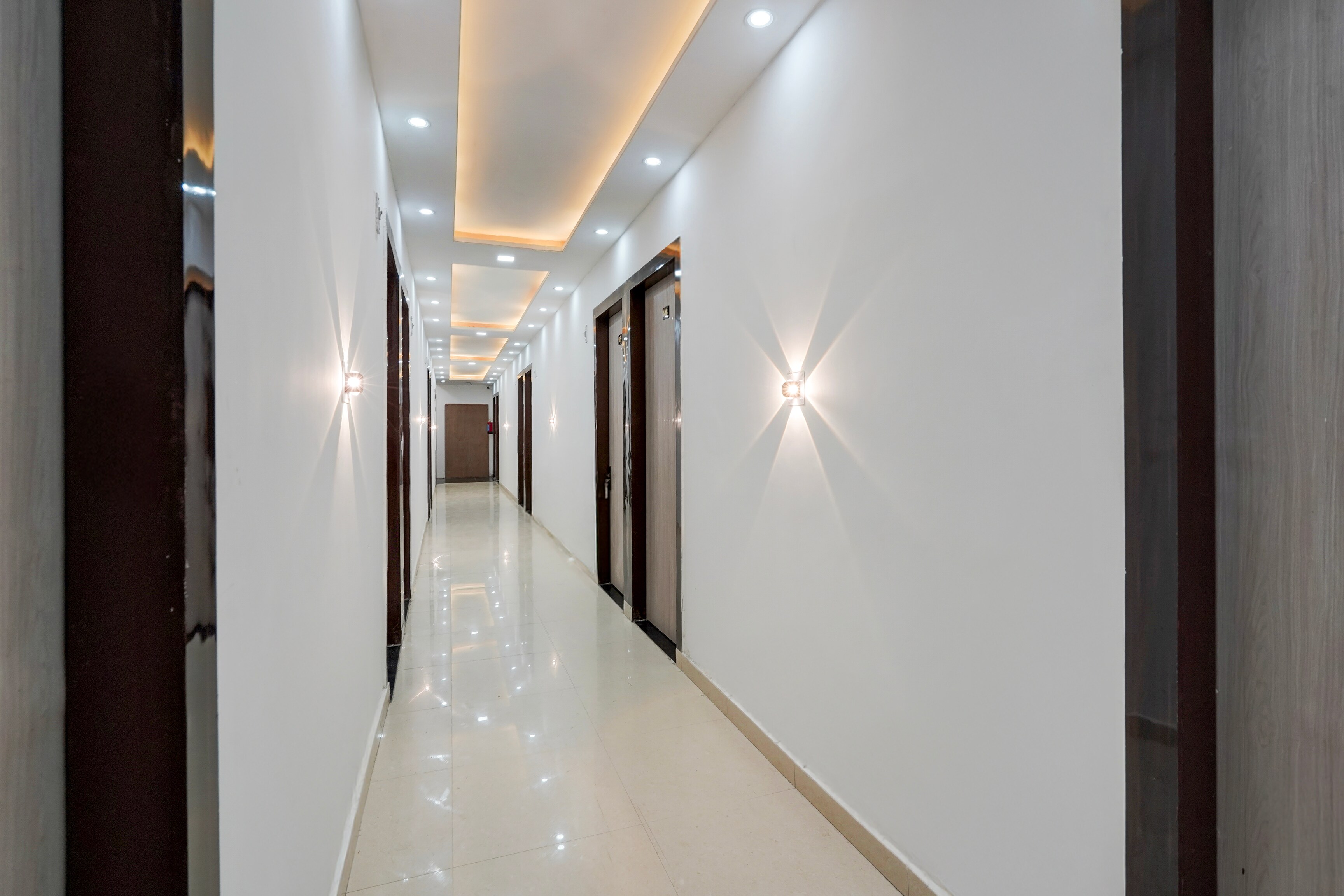 Super Townhouse Oak Char Dham Vrindavan in Vrindavan