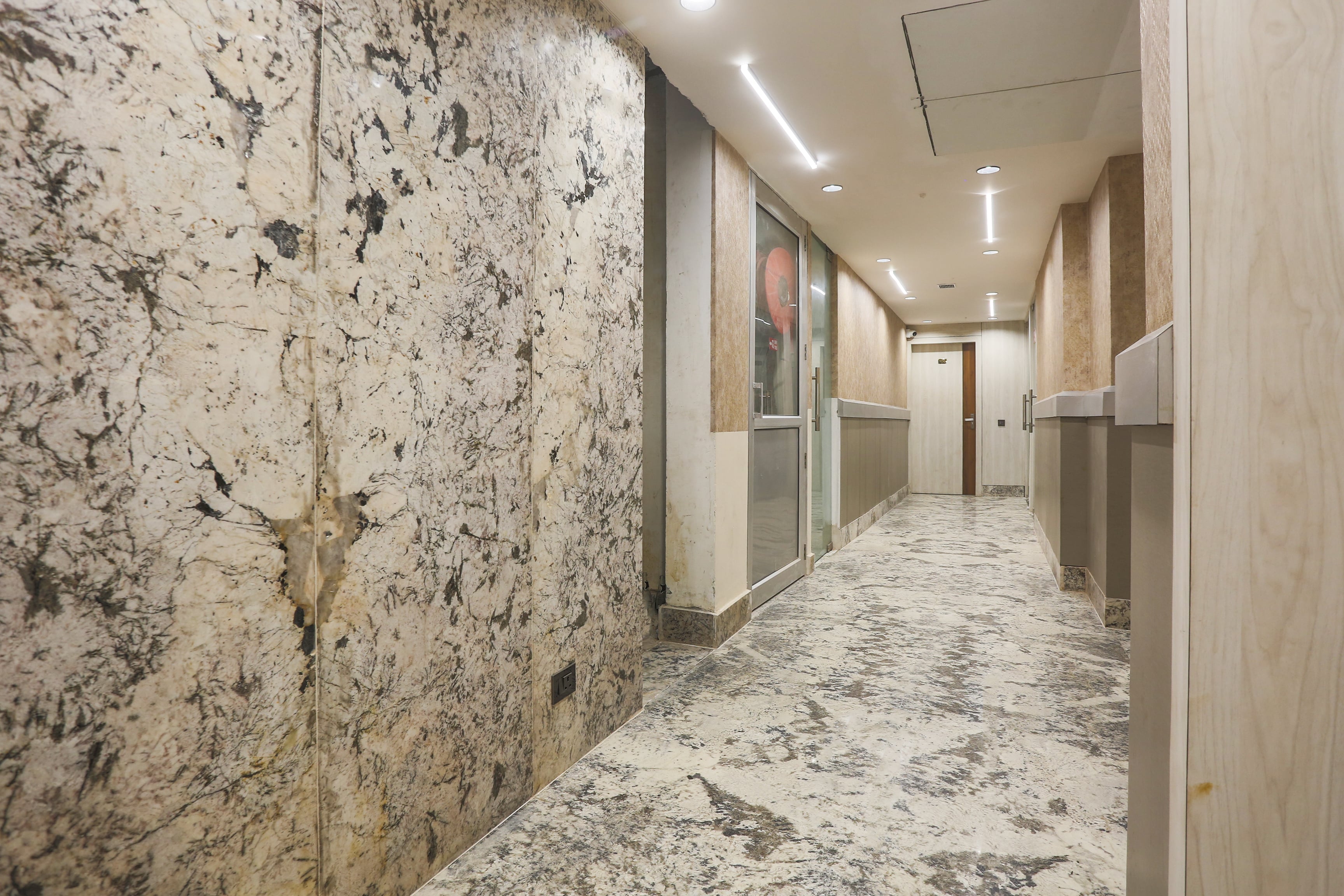 Super Townhouse Oak Hisar in Hisar